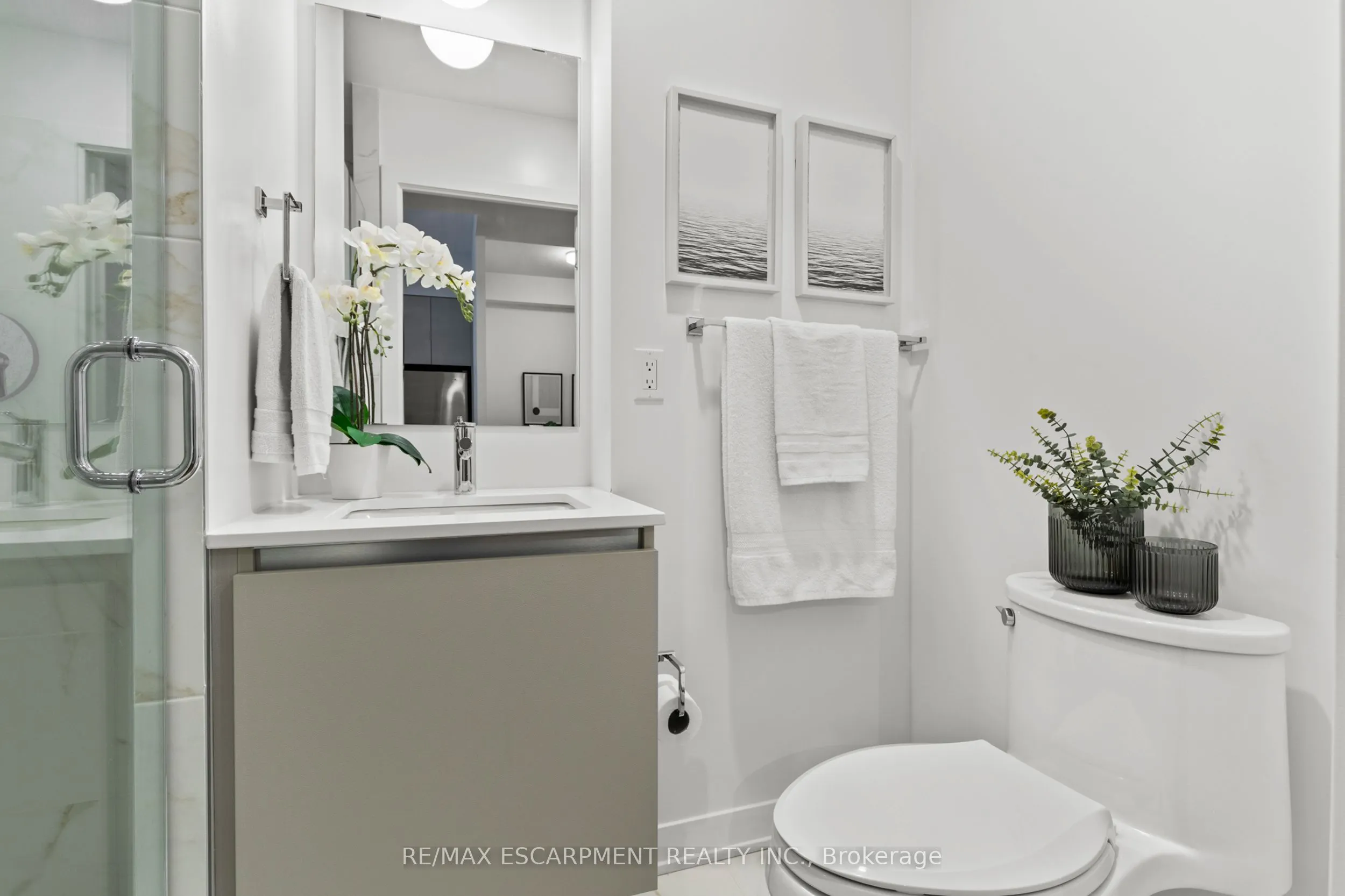 405 Dundas Street W, #316
