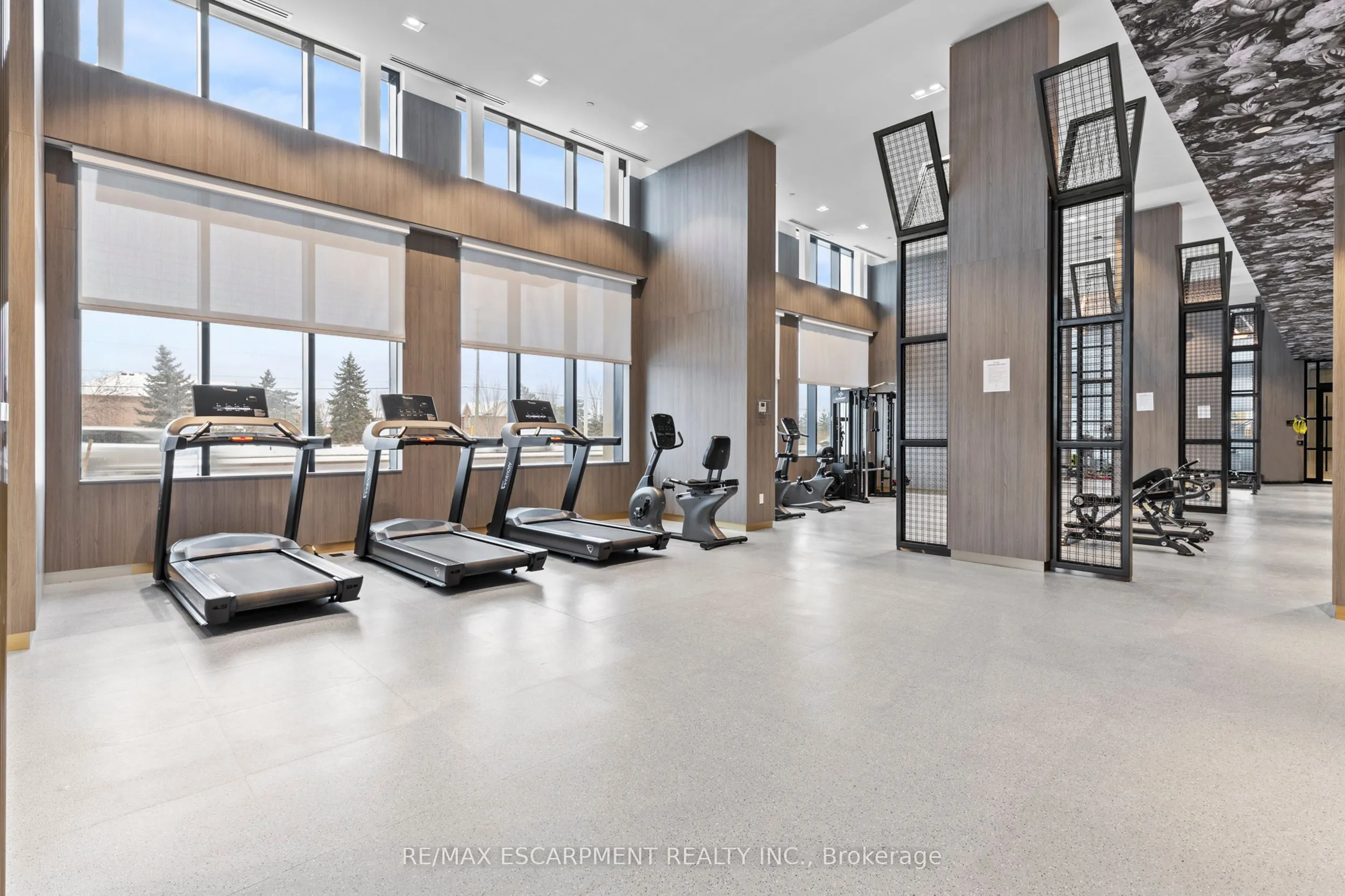 405 Dundas Street W, #316