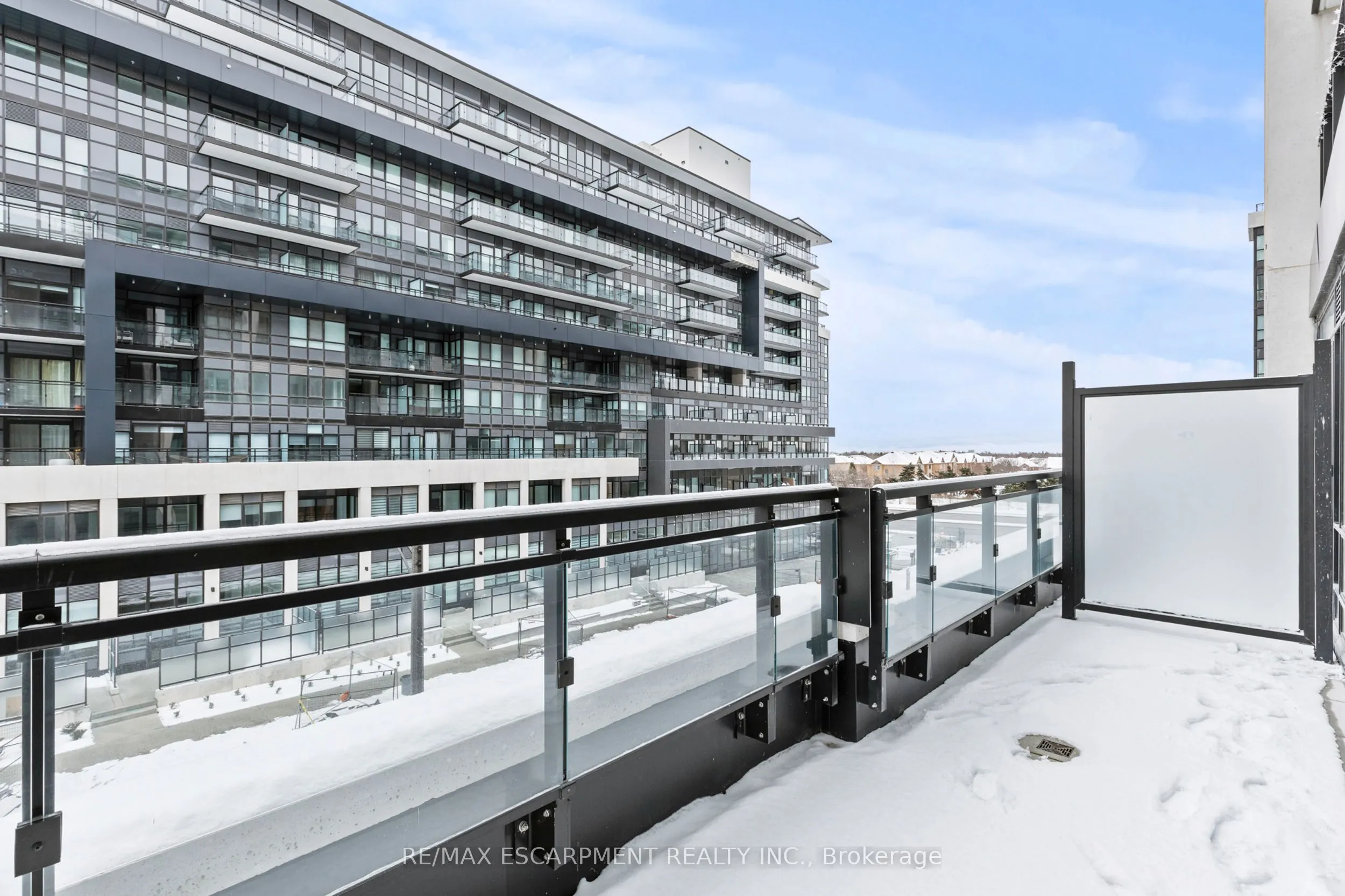 405 Dundas Street W, #316