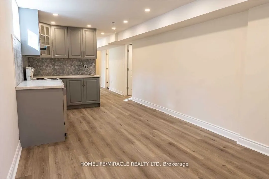 3361 The Credit Woodlands