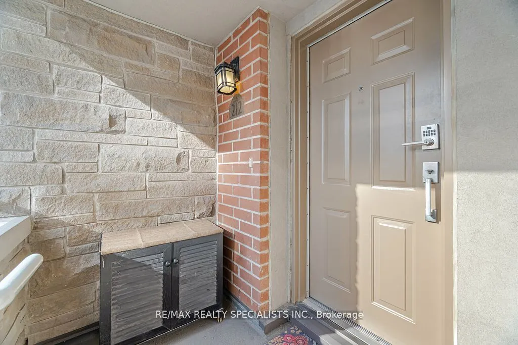 5 Richgrove Drive, #212