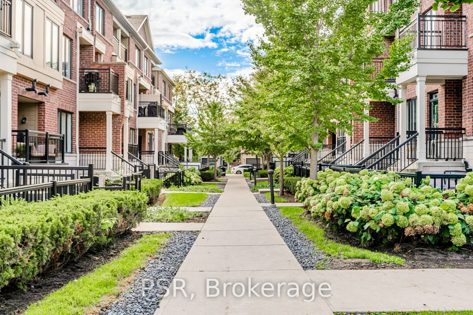 40 Carnation Avenue, #117