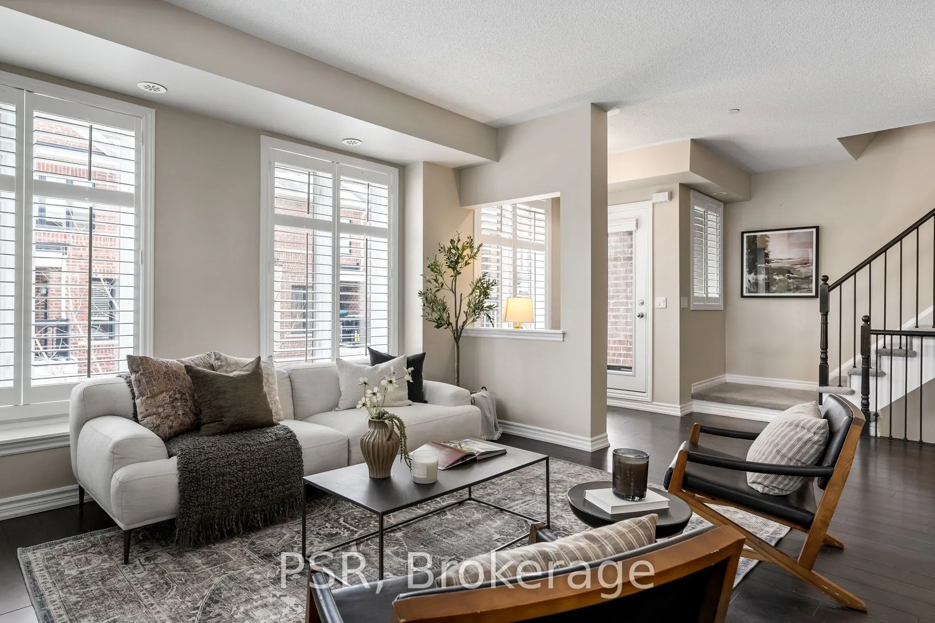 40 Carnation Avenue, #117
