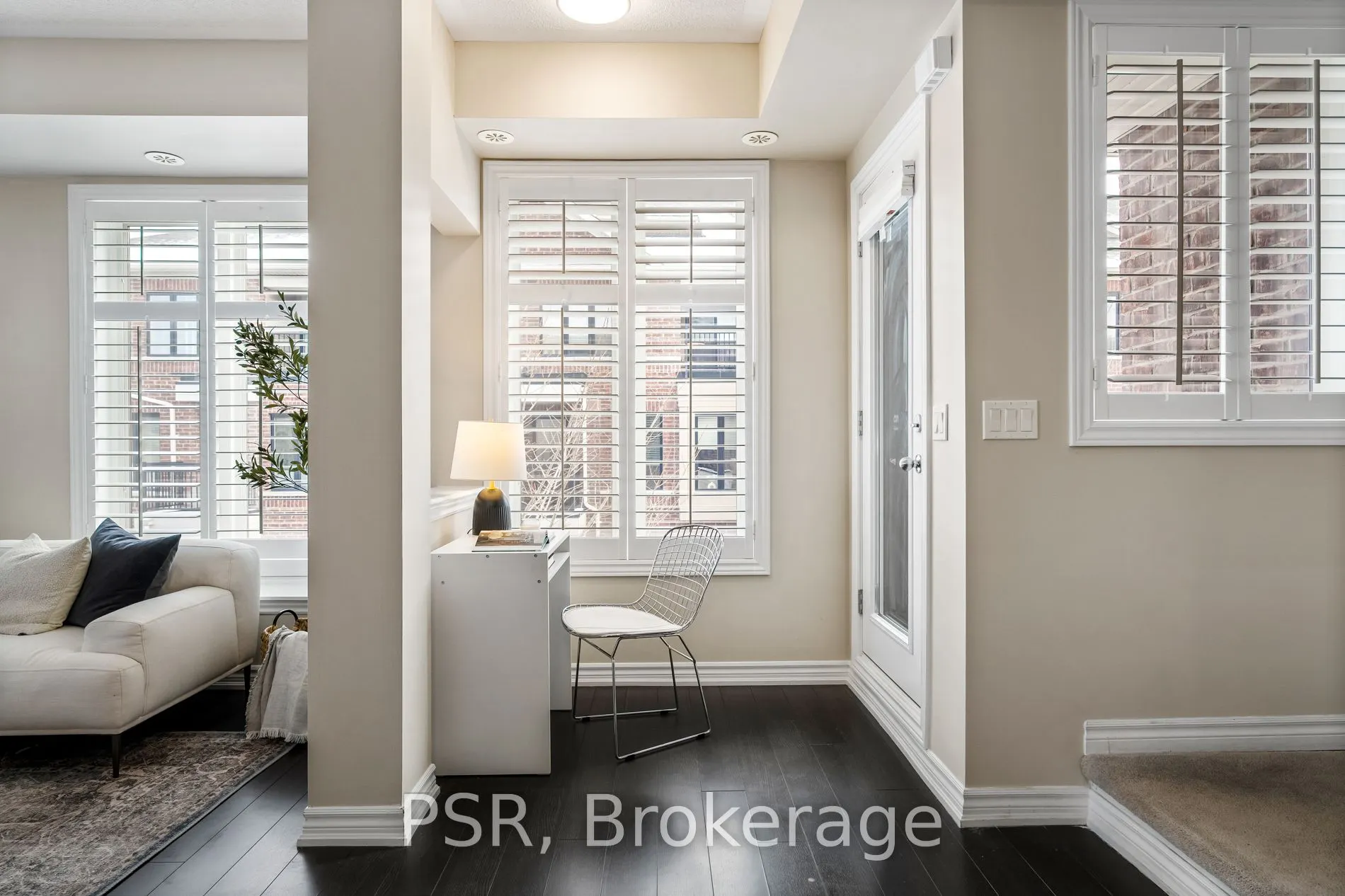 40 Carnation Avenue, #117