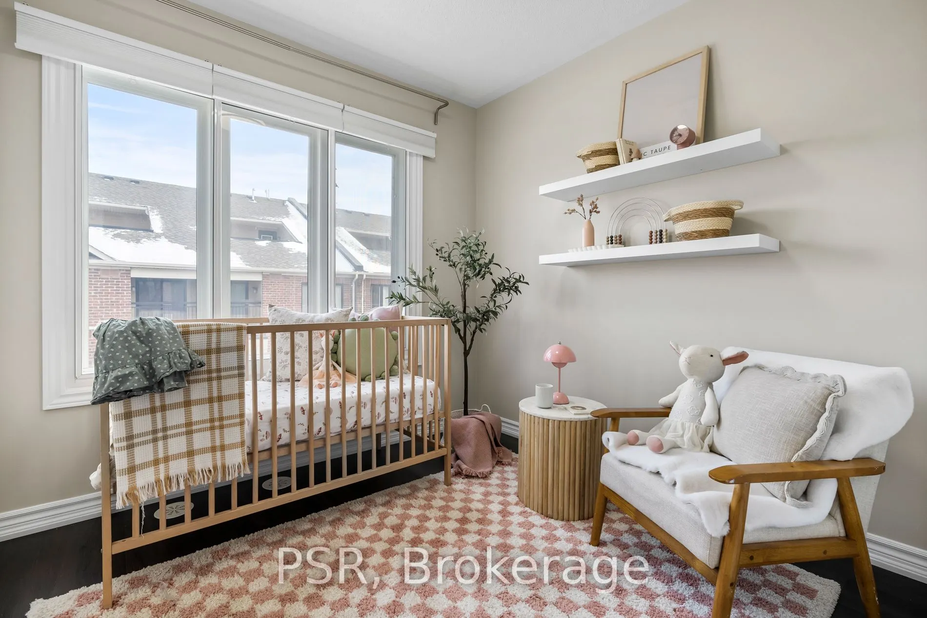 40 Carnation Avenue, #117