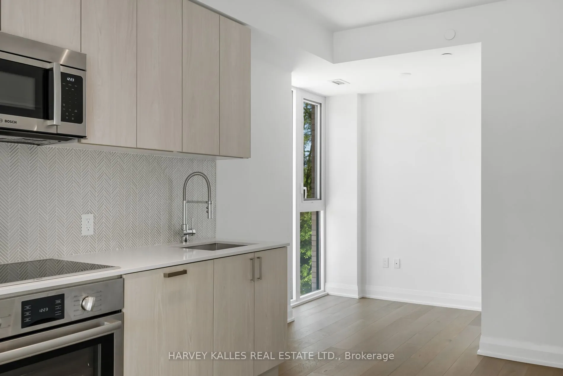 293 The Kingsway, #305