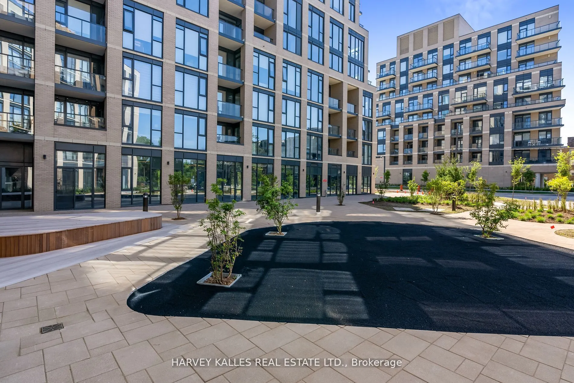 293 The Kingsway, #102