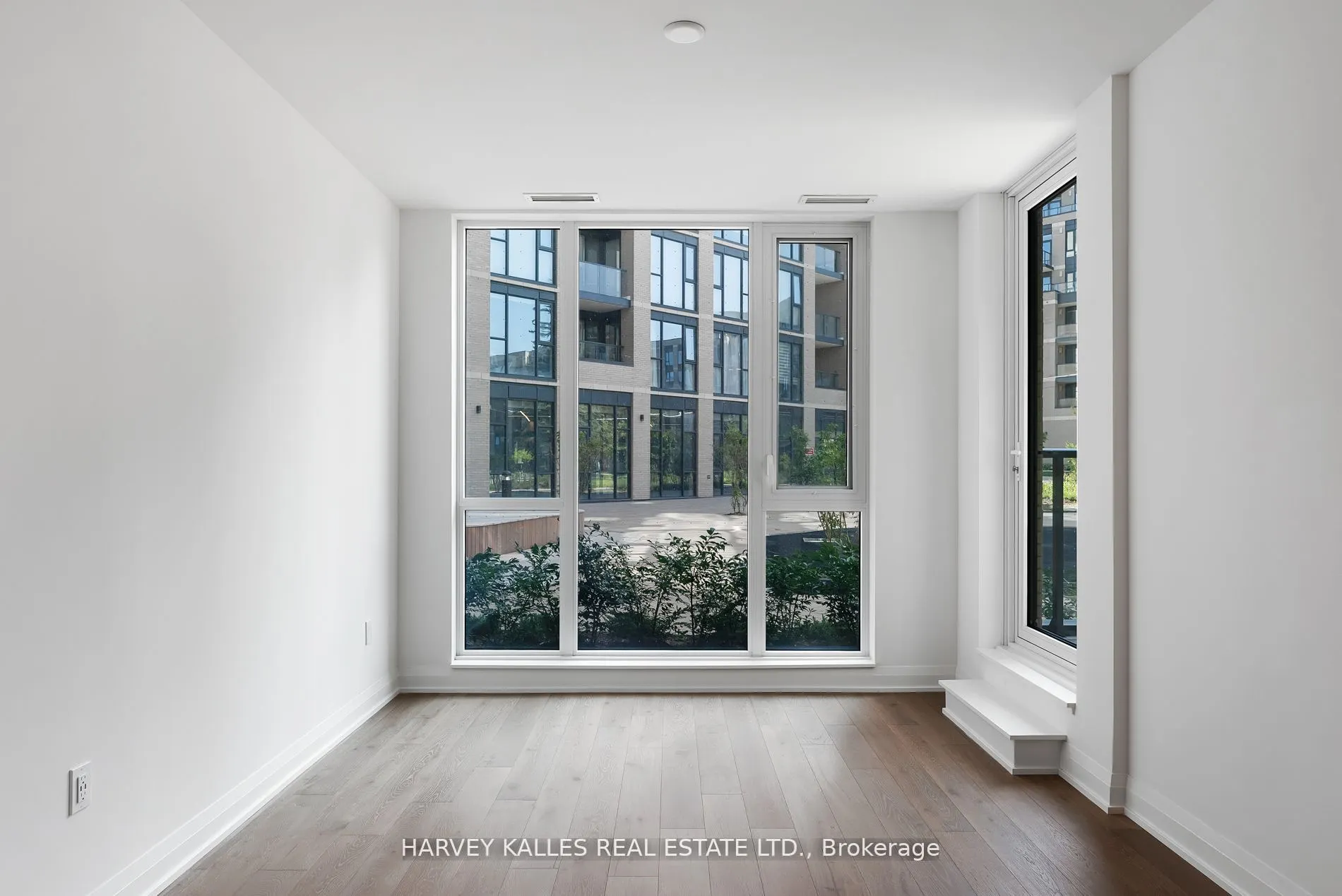 293 The Kingsway, #102