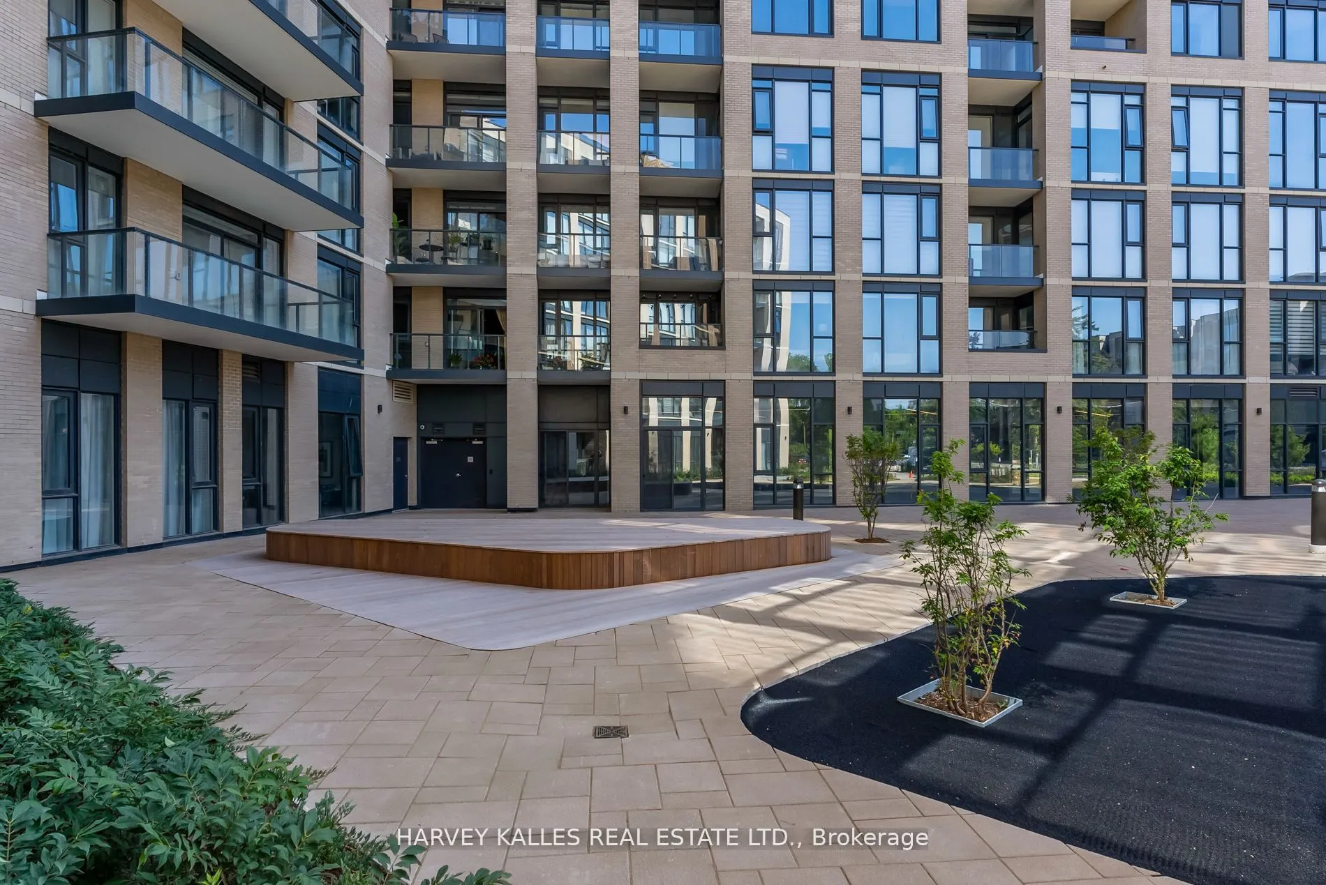 293 The Kingsway, #102