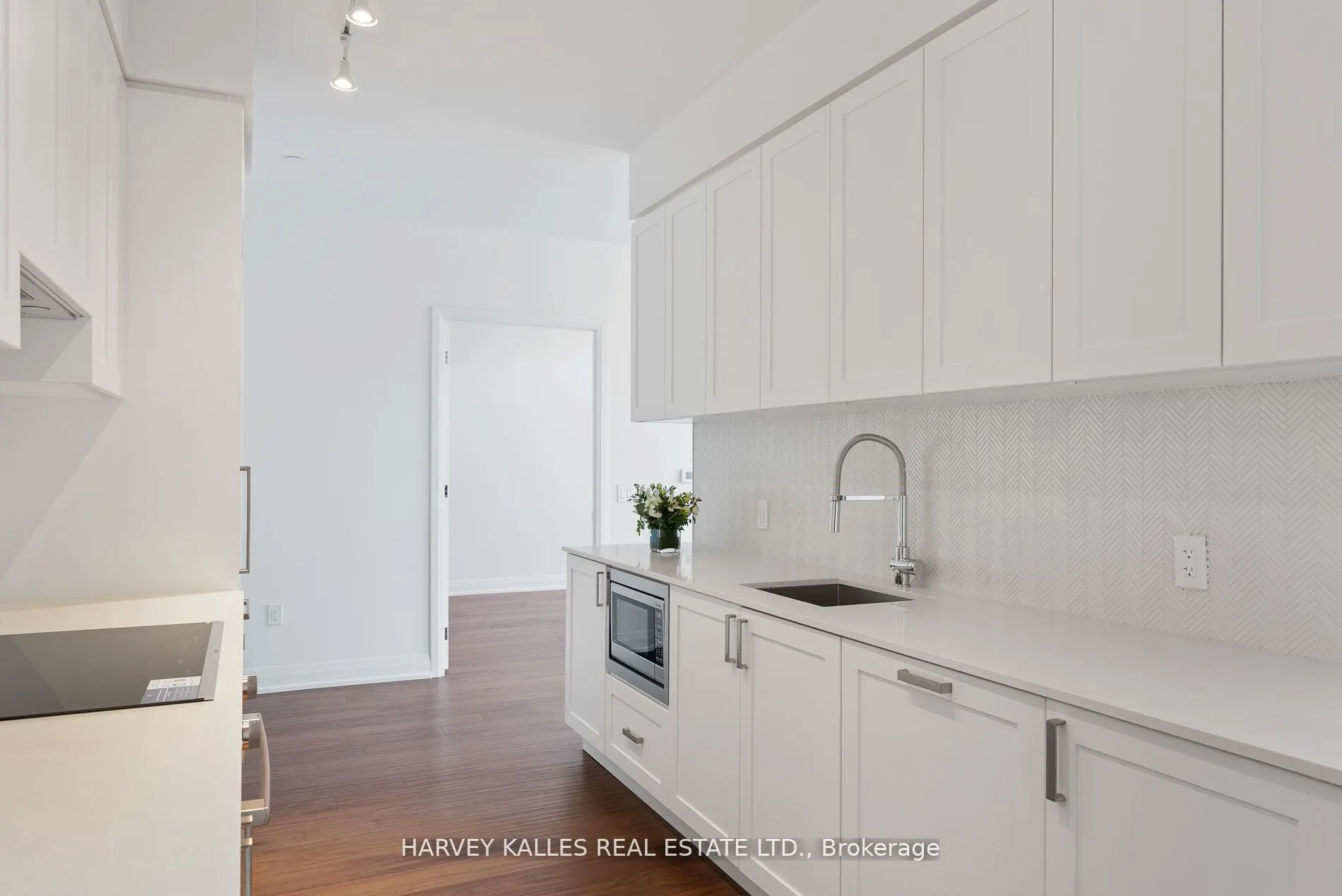 293 The Kingsway, #620