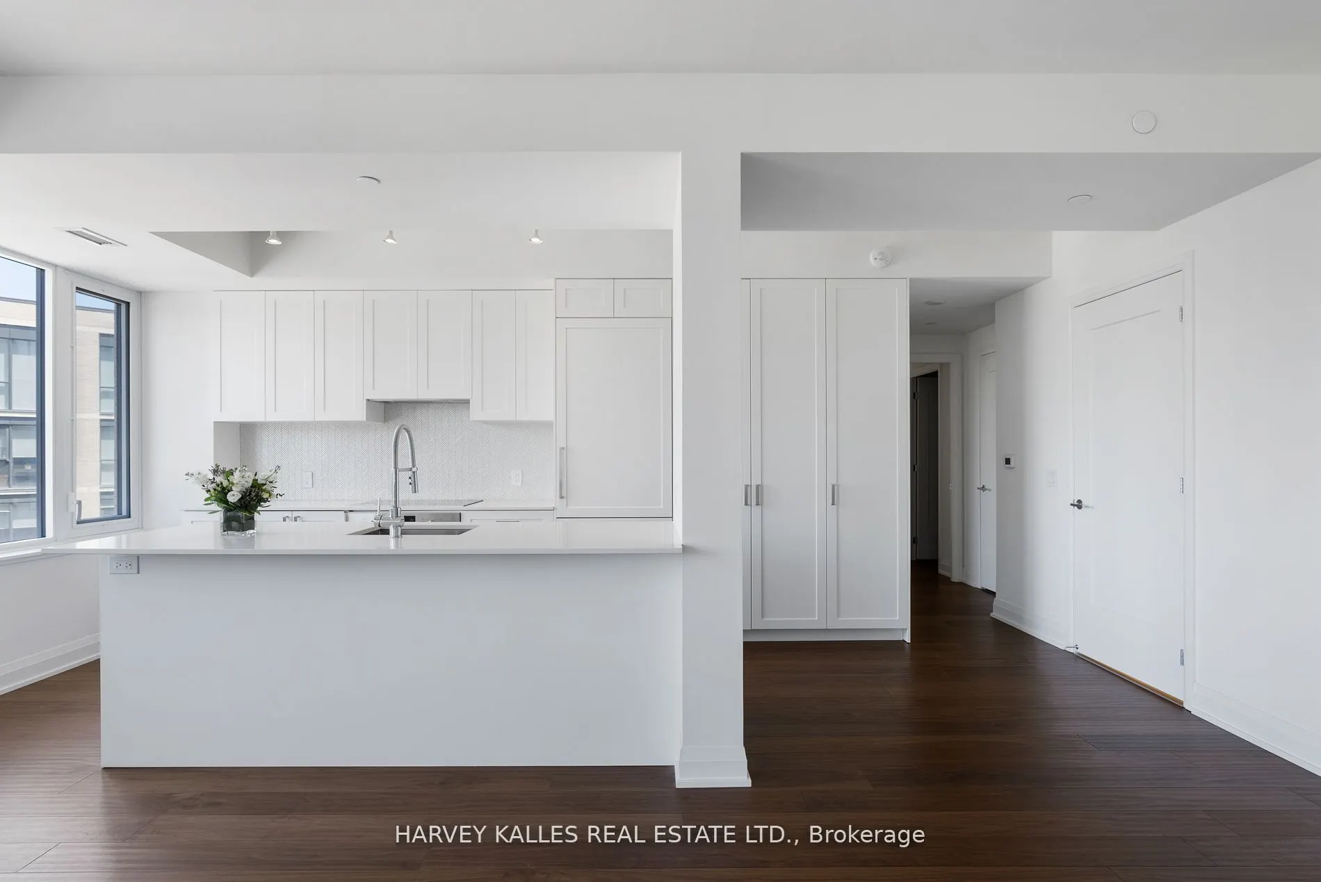 293 The Kingsway, #519