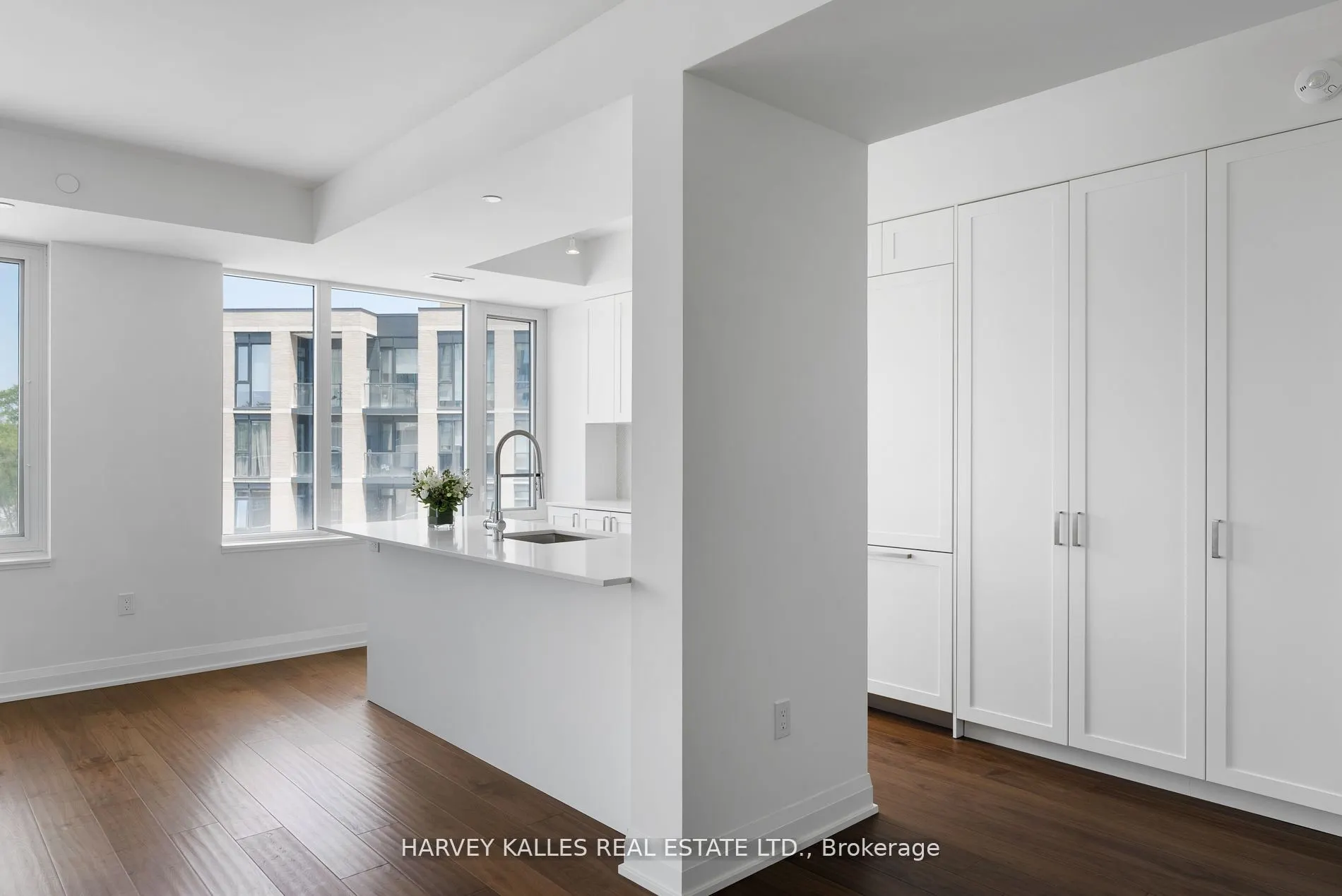 293 The Kingsway, #519