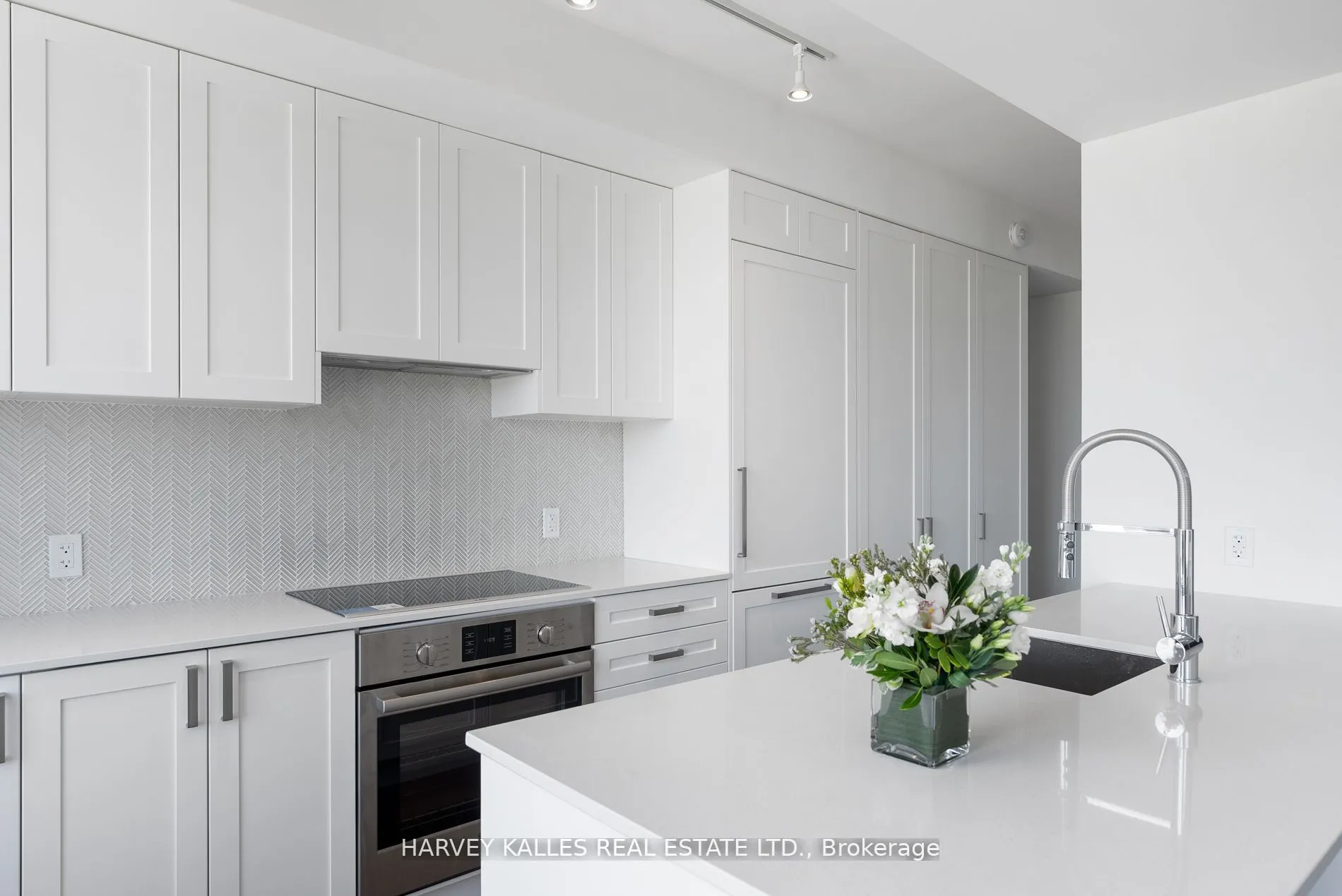 293 The Kingsway, #519