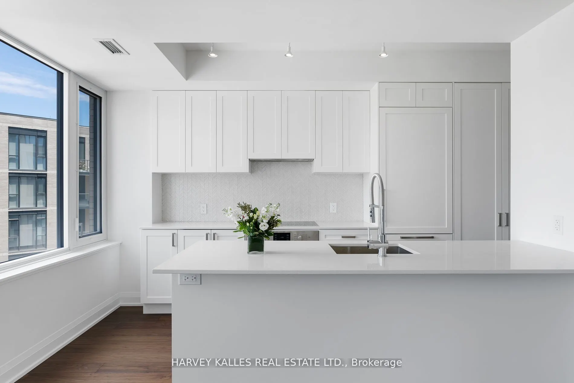 293 The Kingsway, #519