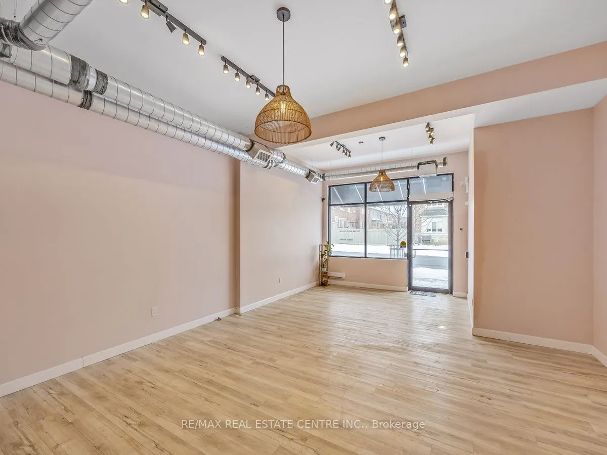 128 Burnhamthorpe Road E