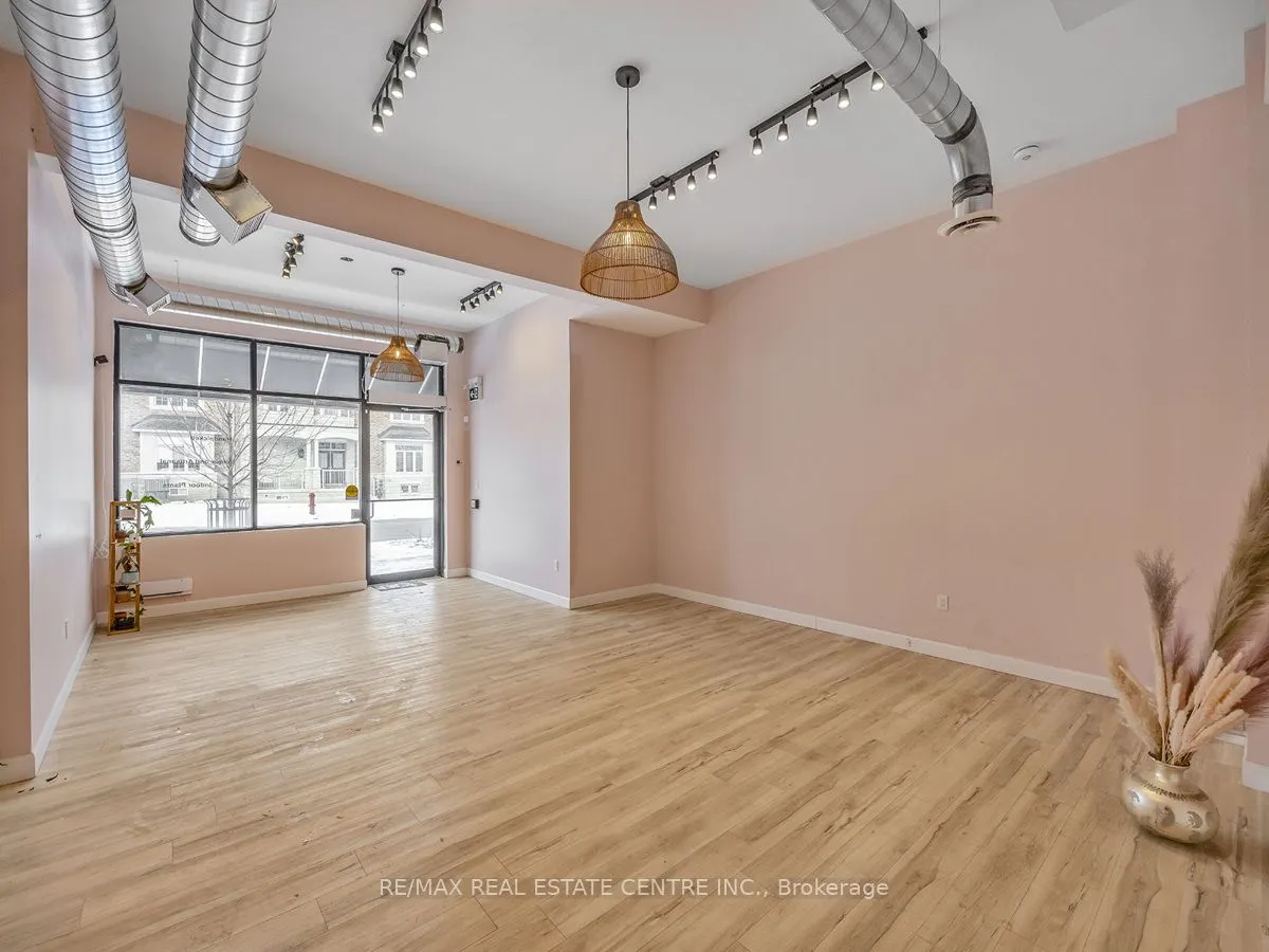 128 Burnhamthorpe Road E
