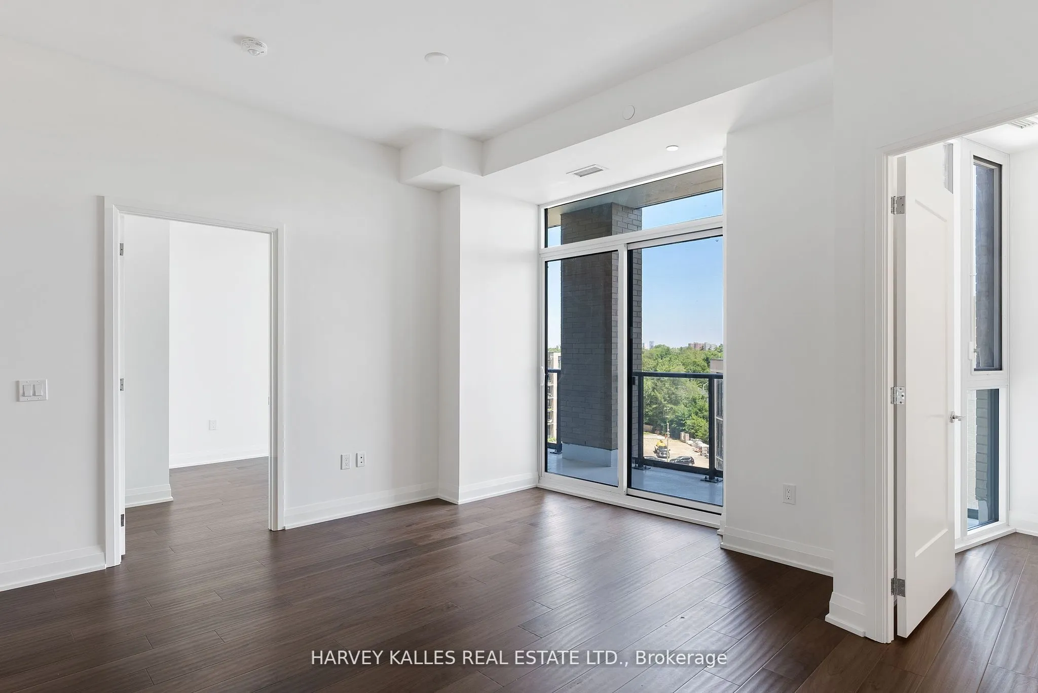 293 The Kingsway, #707