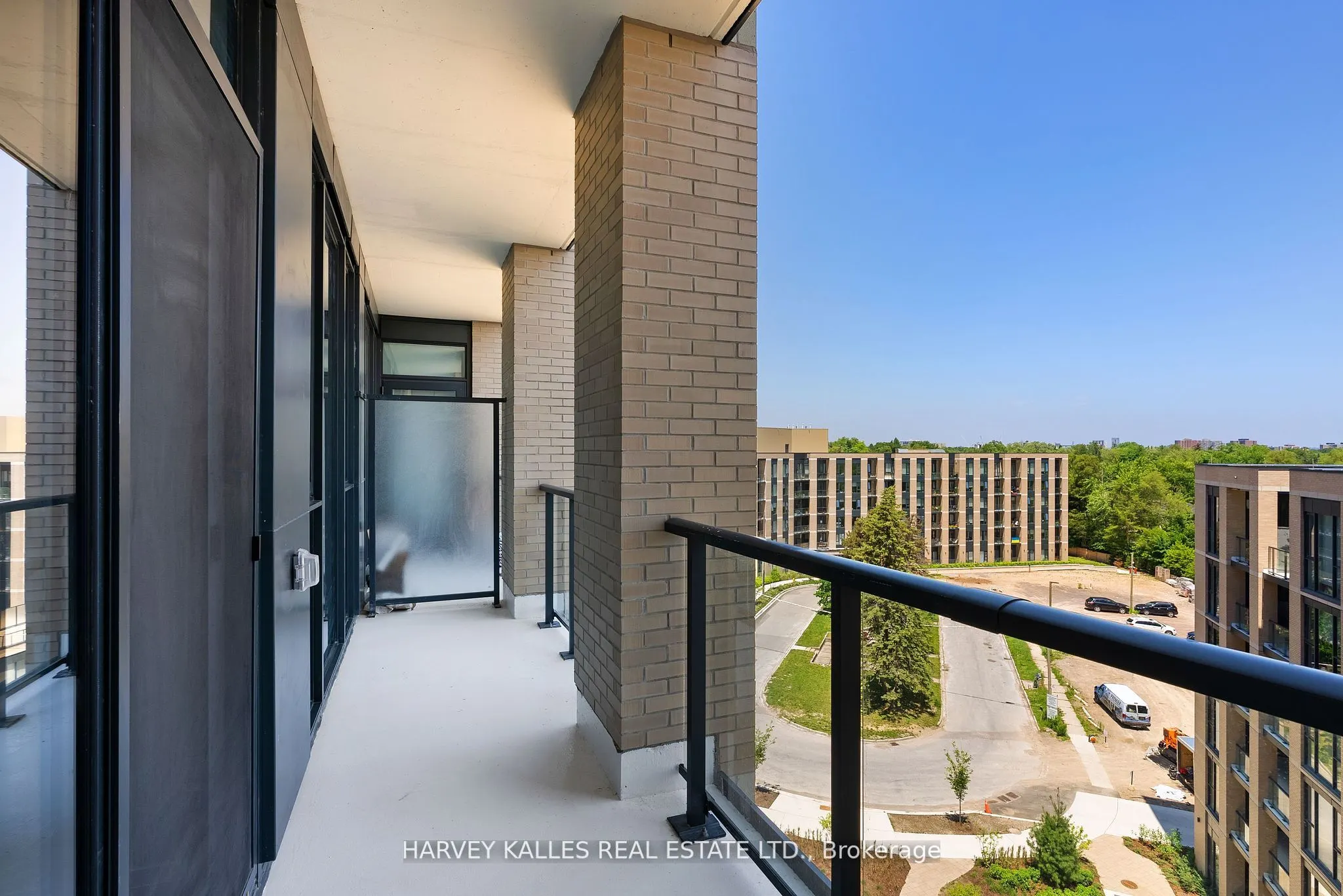 293 The Kingsway, #707