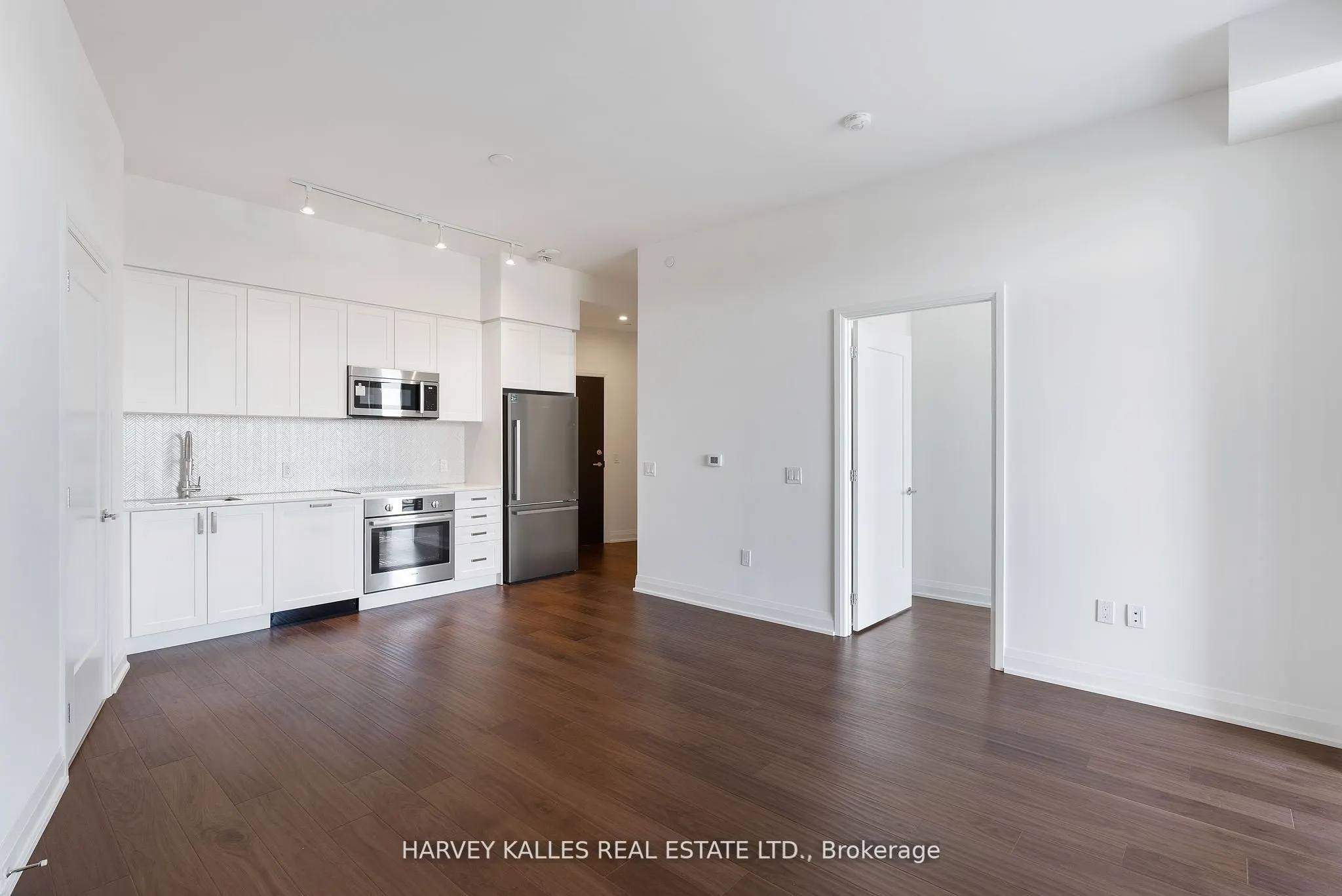 293 The Kingsway, #707