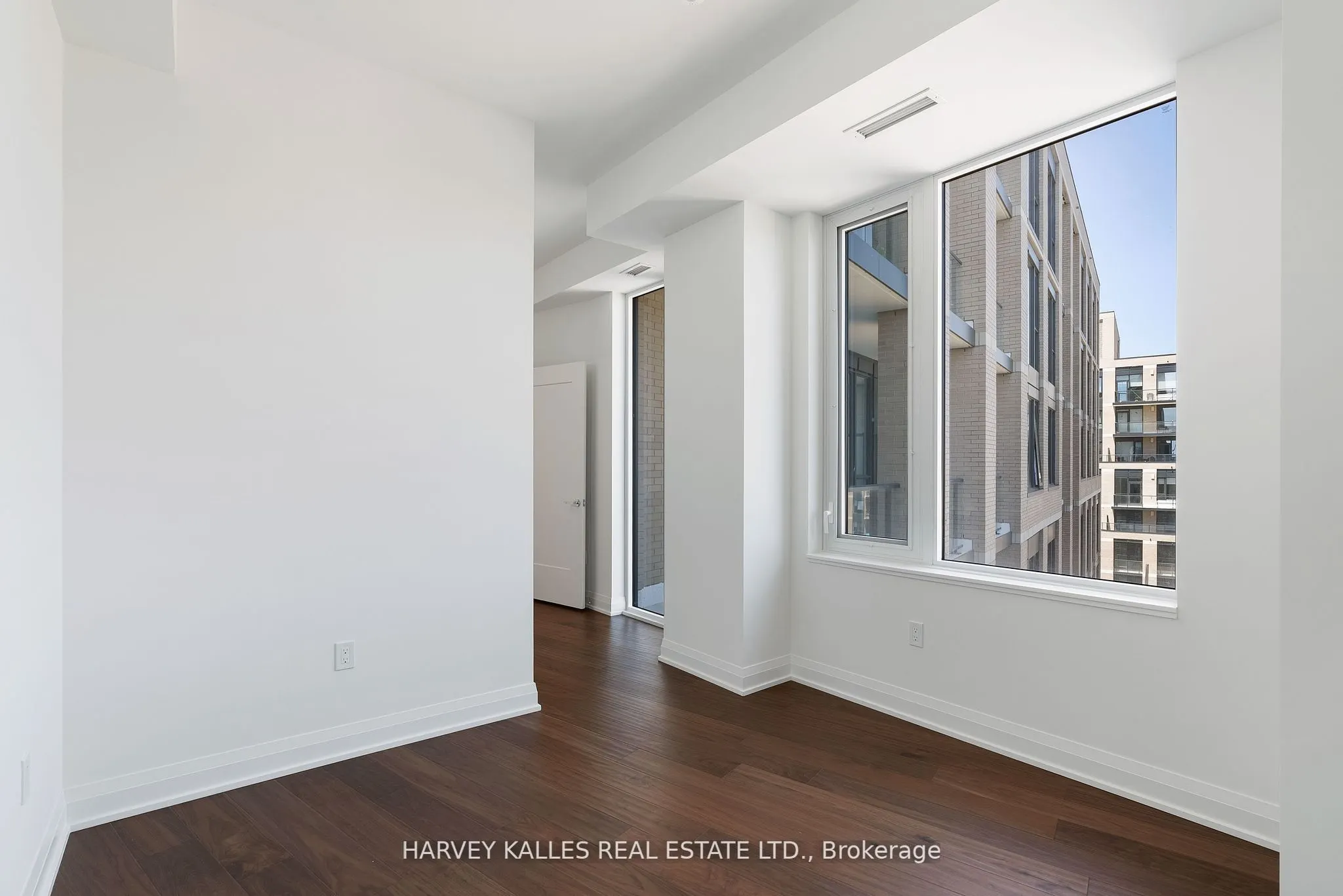 293 The Kingsway, #707
