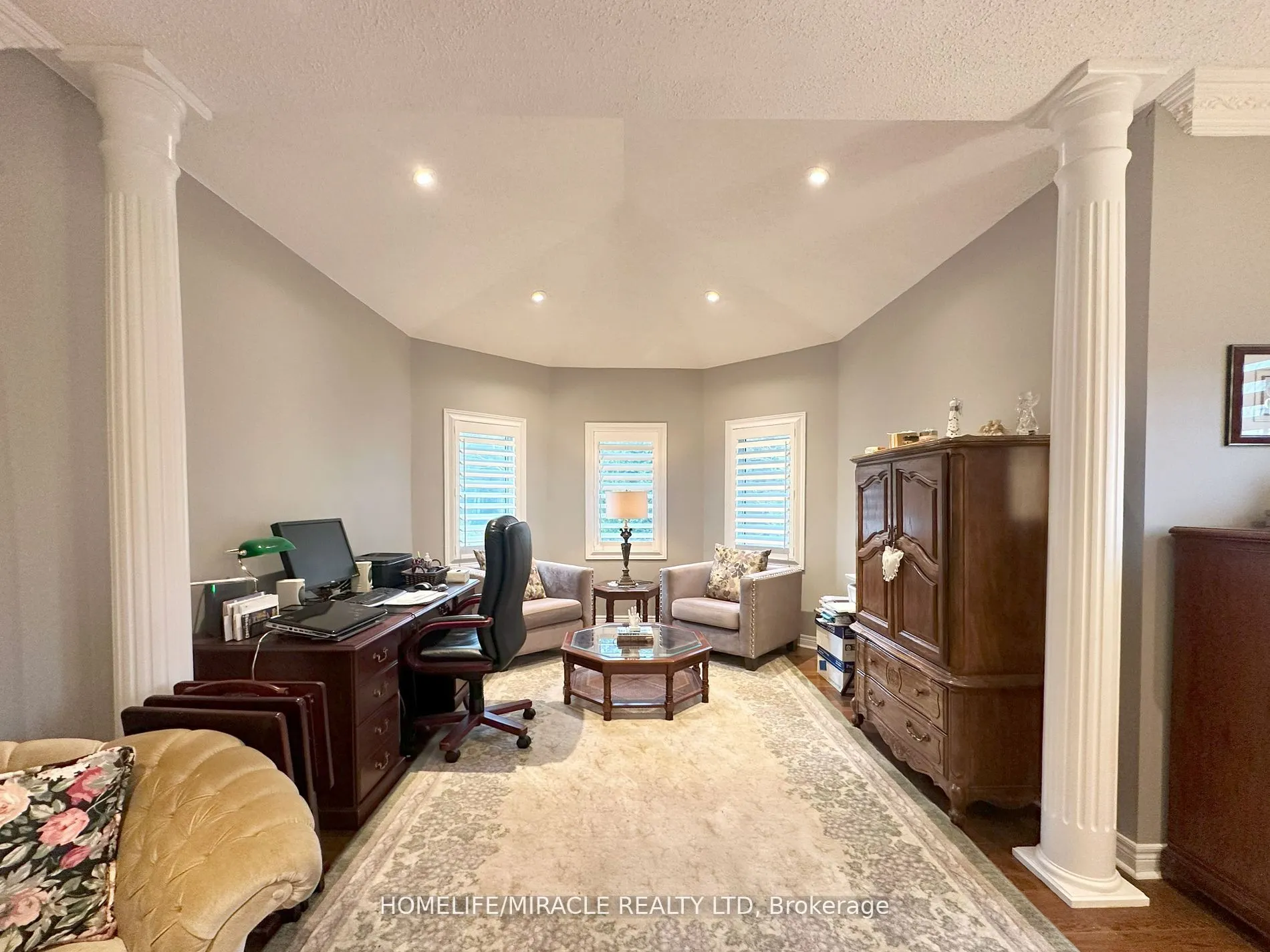 15 Rolling Meadow Drive