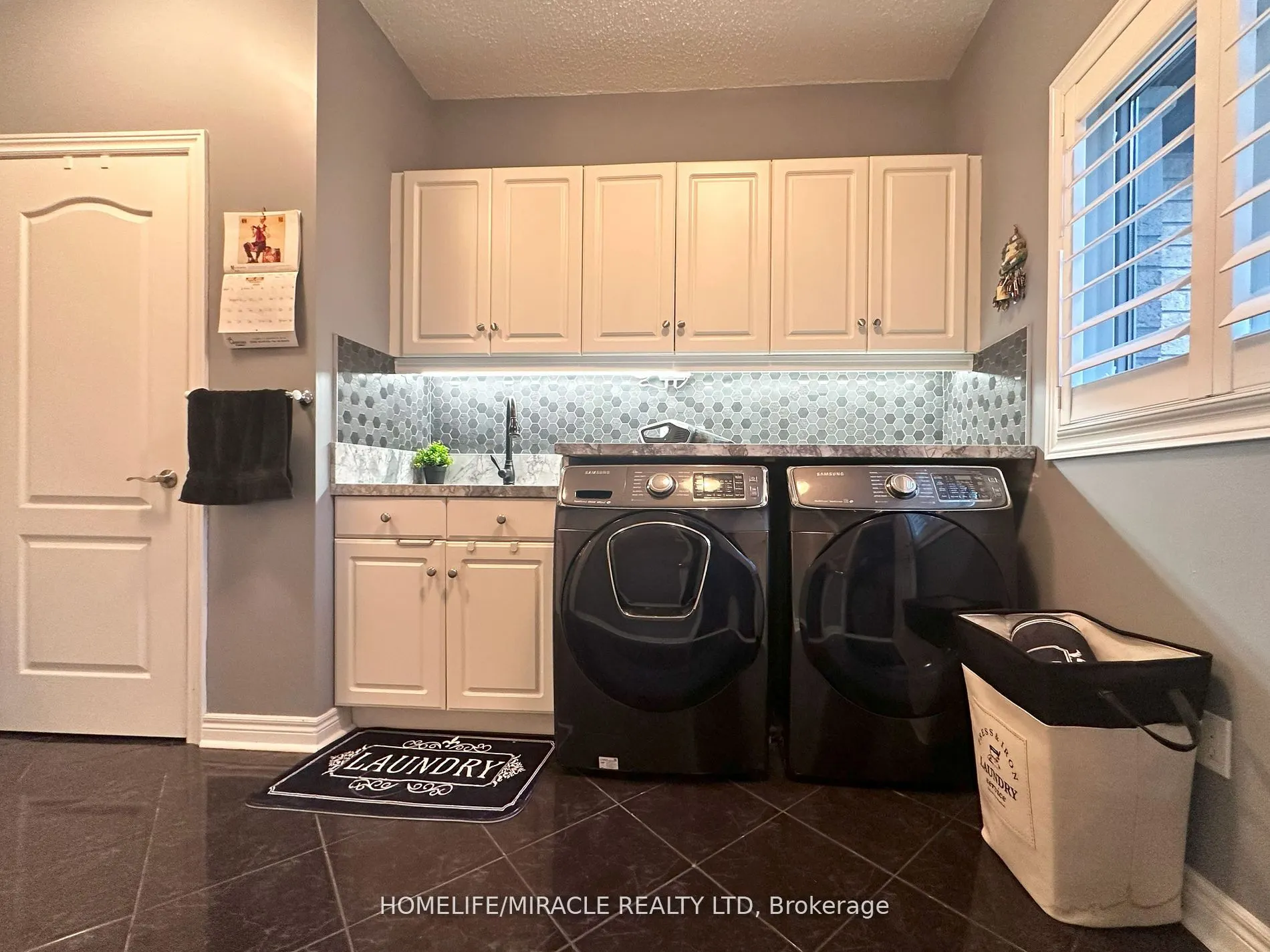 15 Rolling Meadow Drive