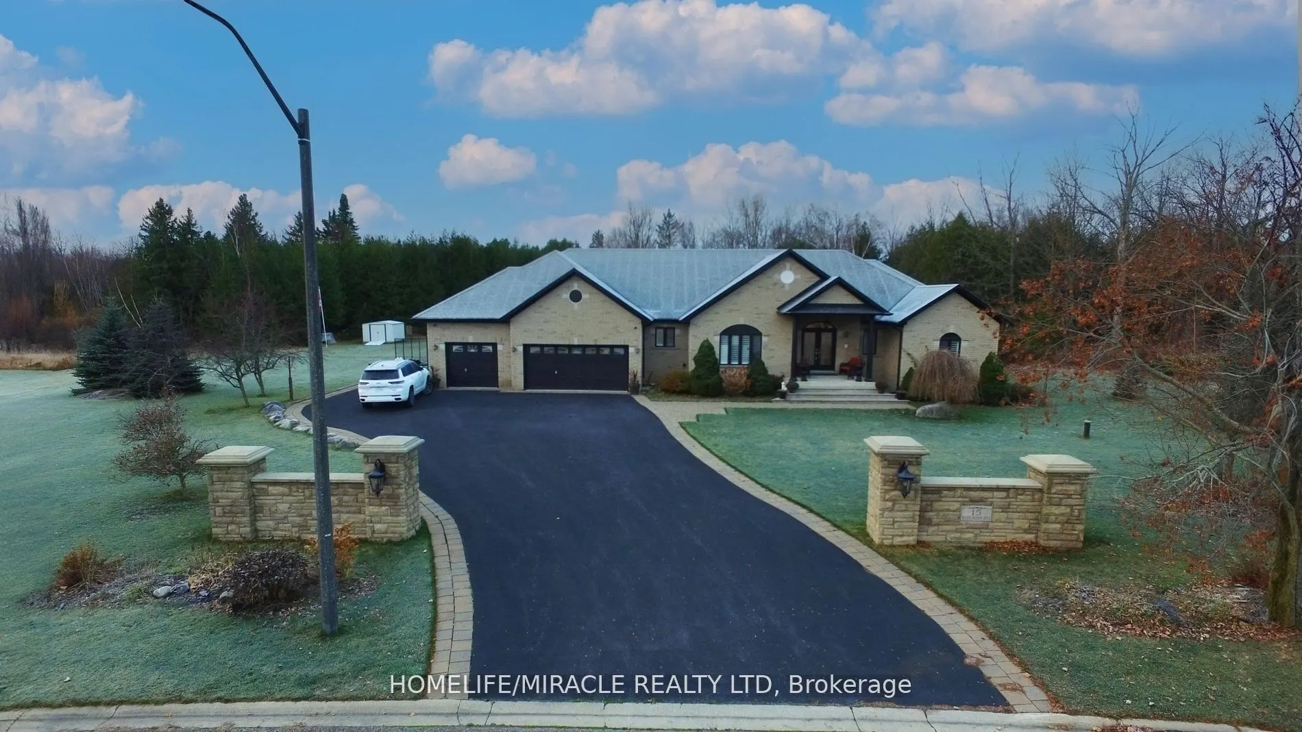 15 Rolling Meadow Drive