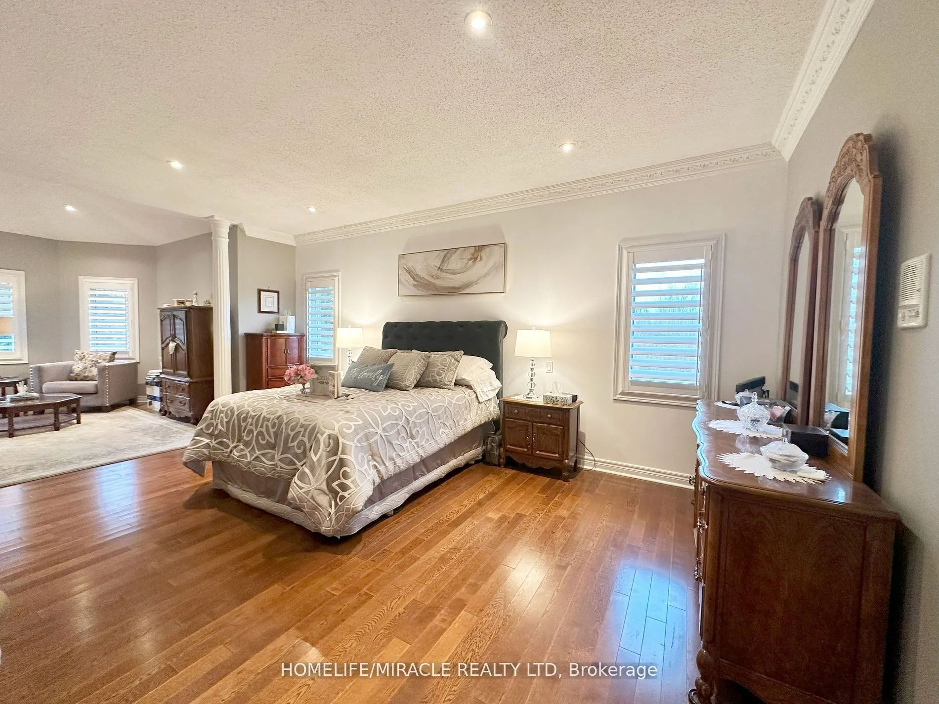 15 Rolling Meadow Drive