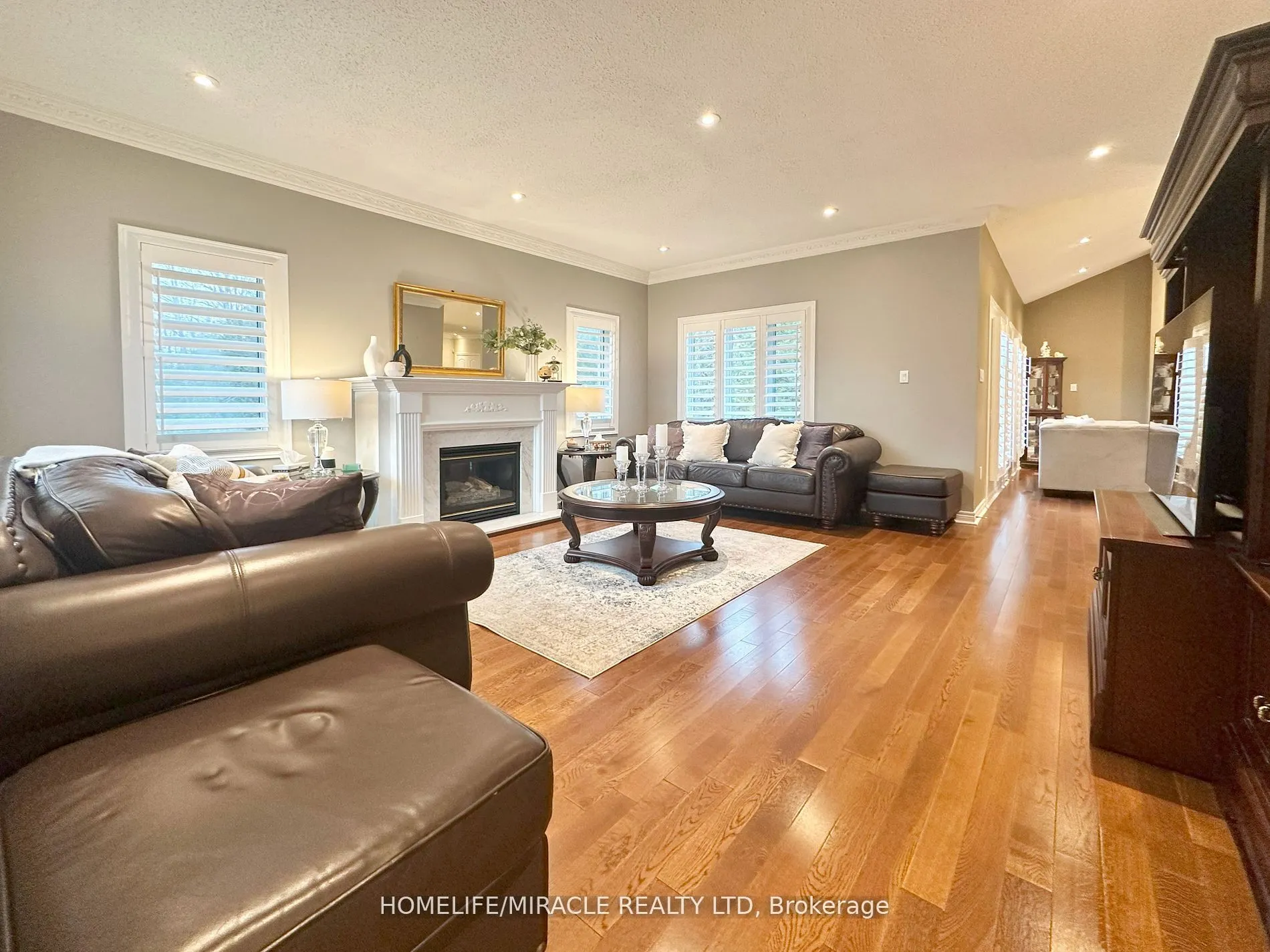 15 Rolling Meadow Drive