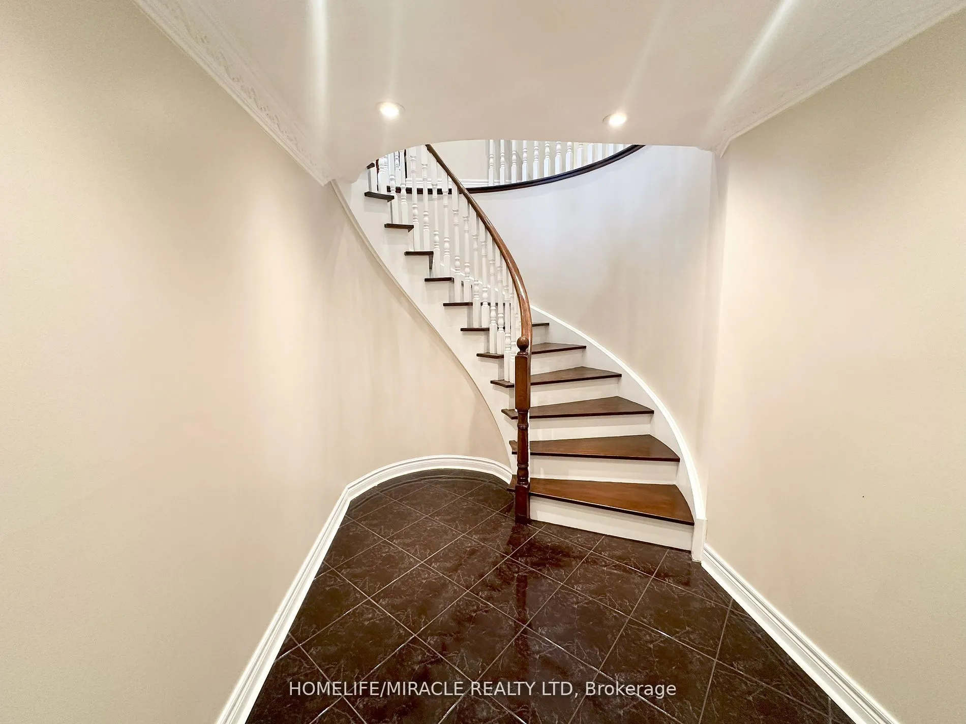 15 Rolling Meadow Drive