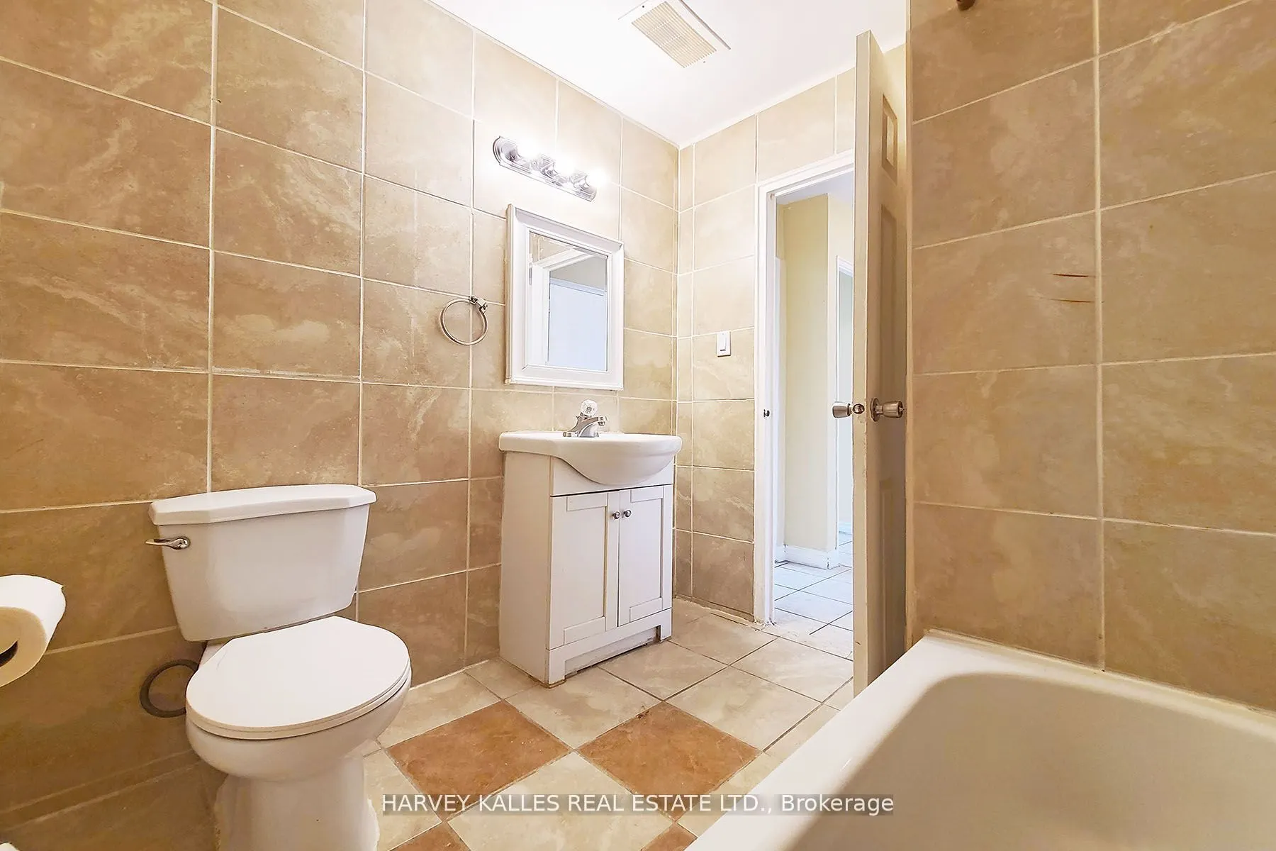80 Blackfriar Avenue, #114