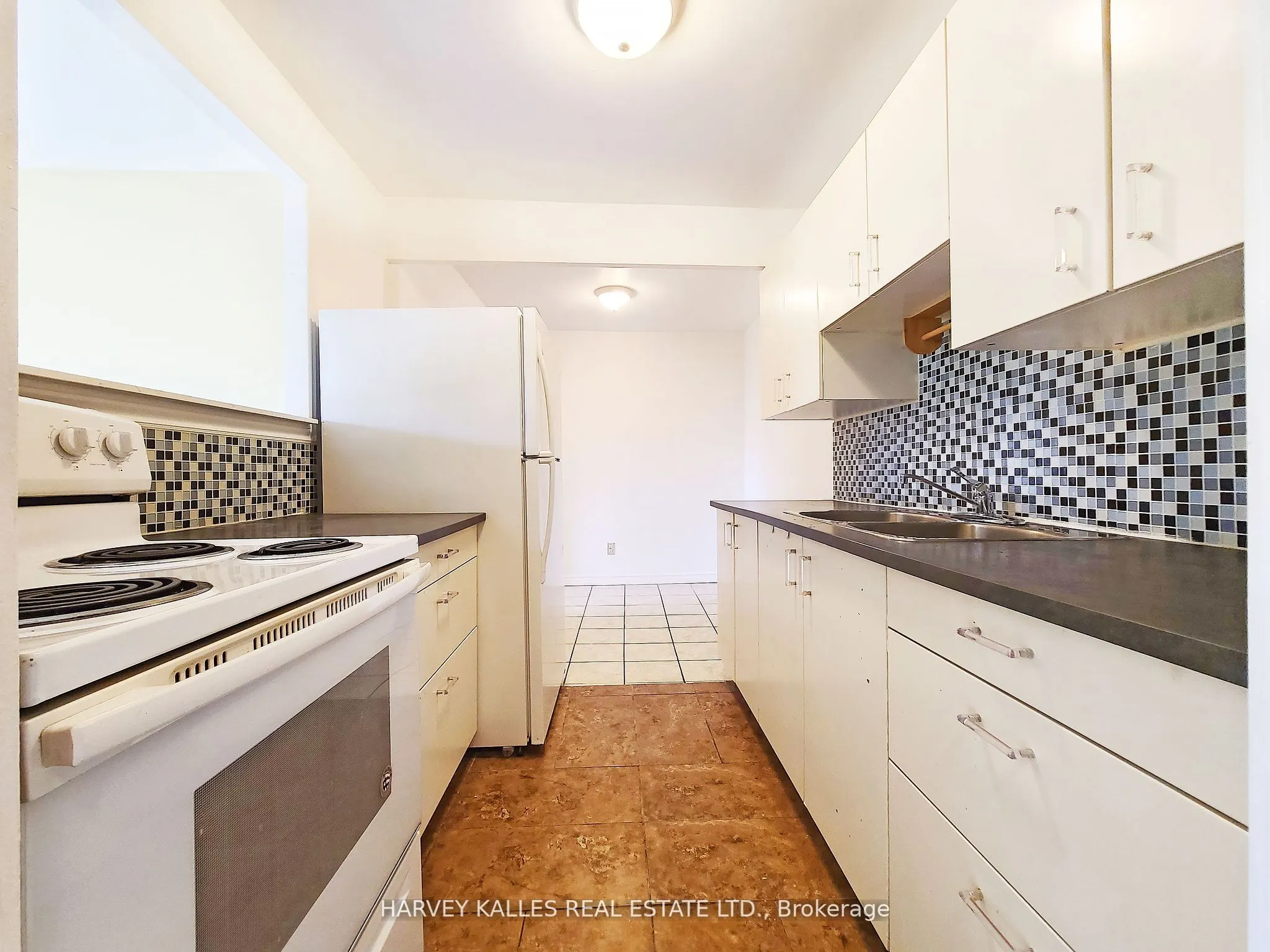 80 Blackfriar Avenue, #114