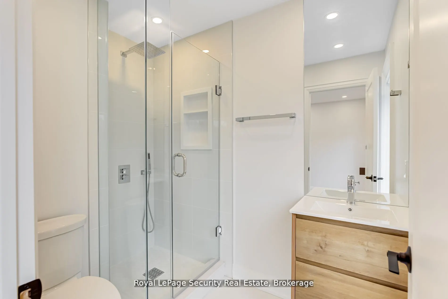 706 Gladstone Avenue, #Lane