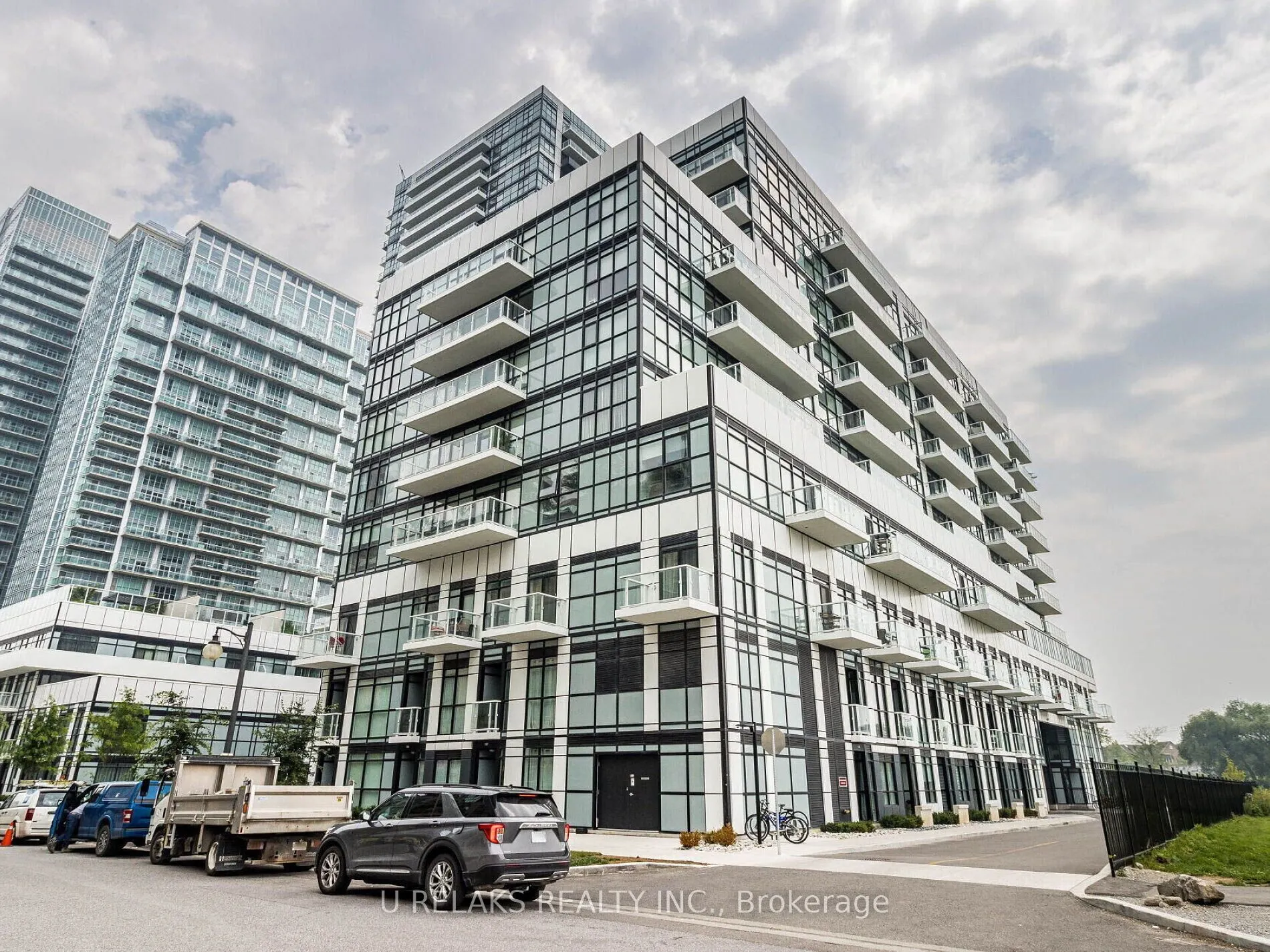 251 Manitoba Street, #715