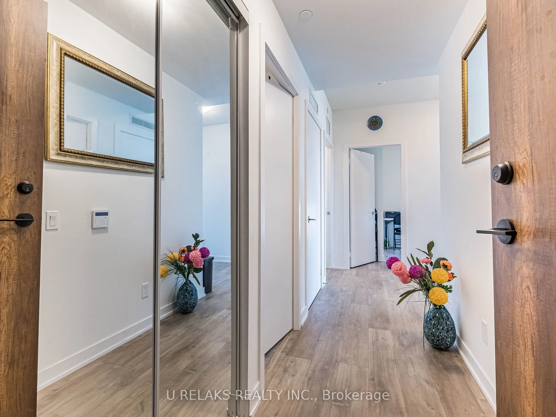 251 Manitoba Street, #715