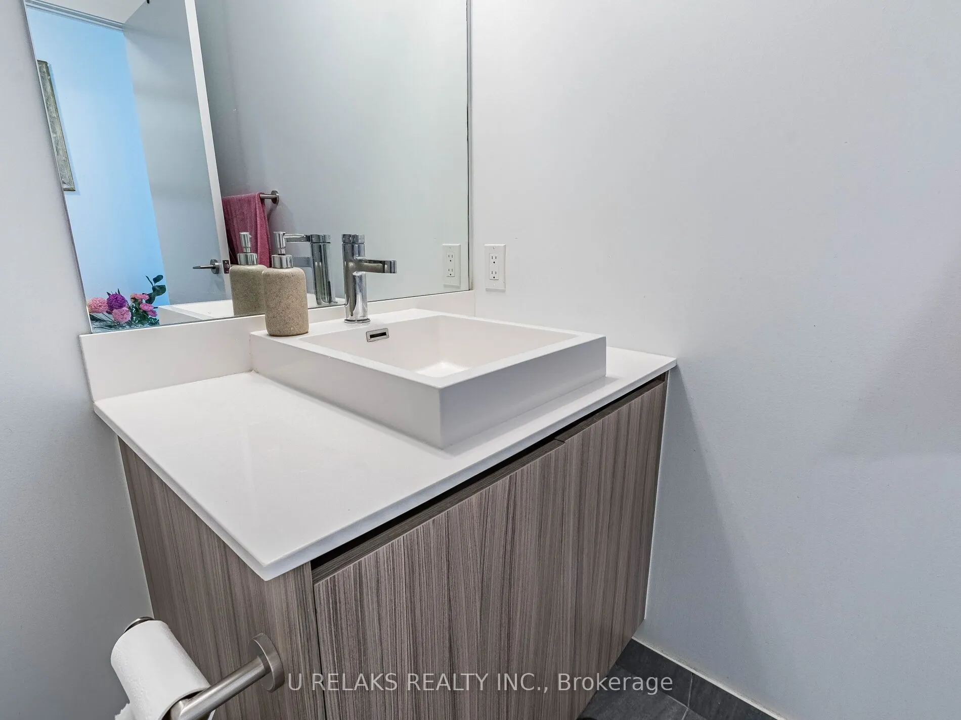 251 Manitoba Street, #715