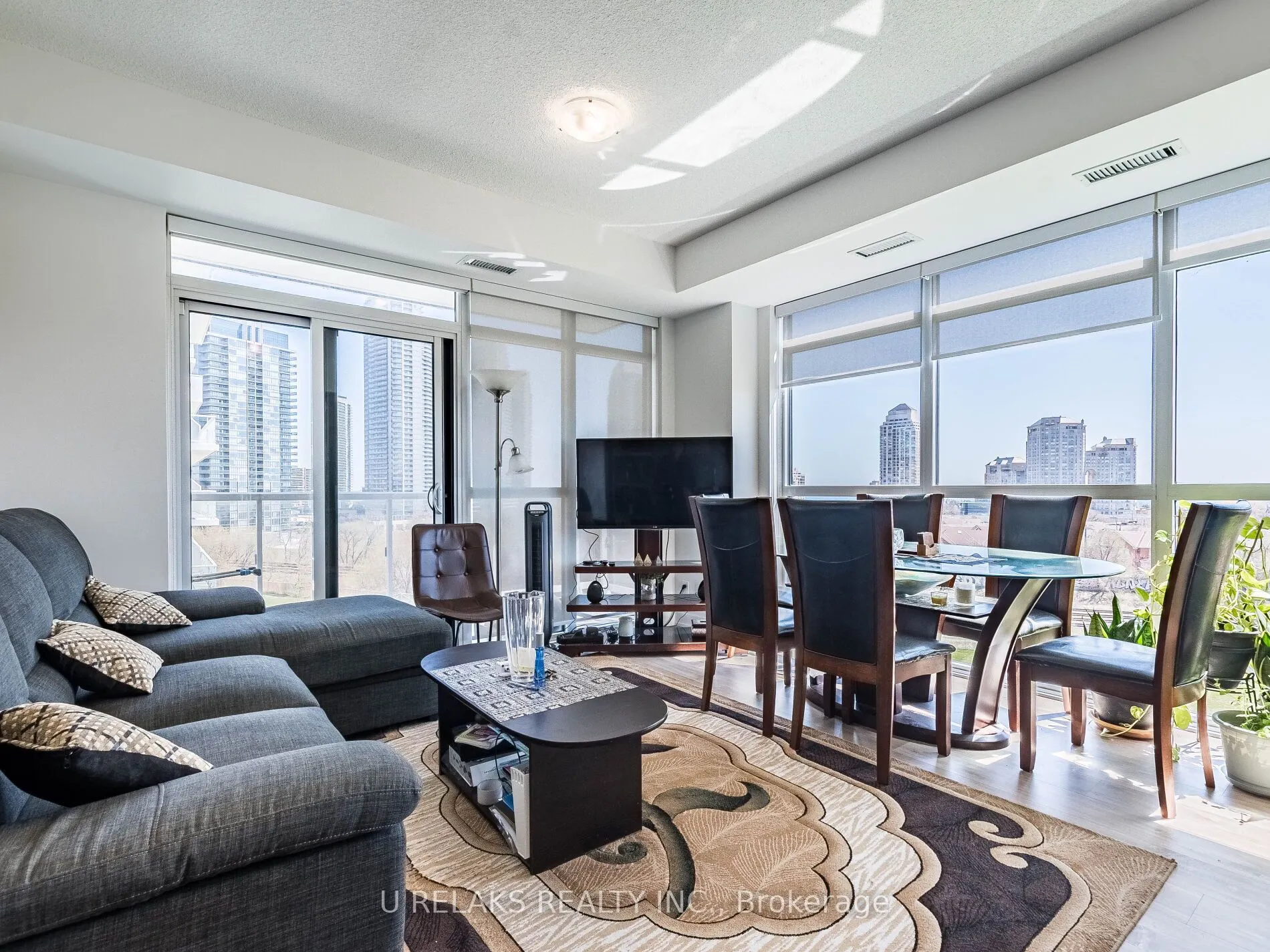 251 Manitoba Street, #715