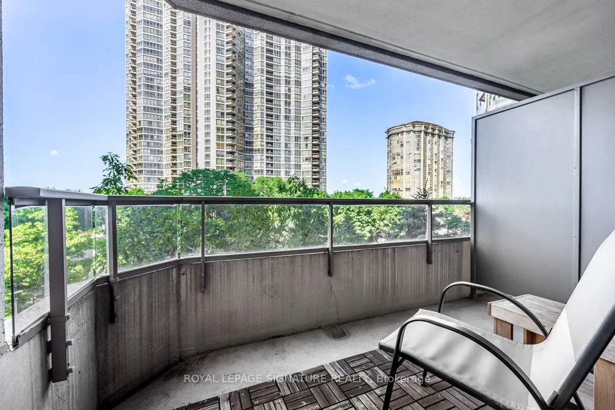 35 Kingsbridge Garden Circle, #413