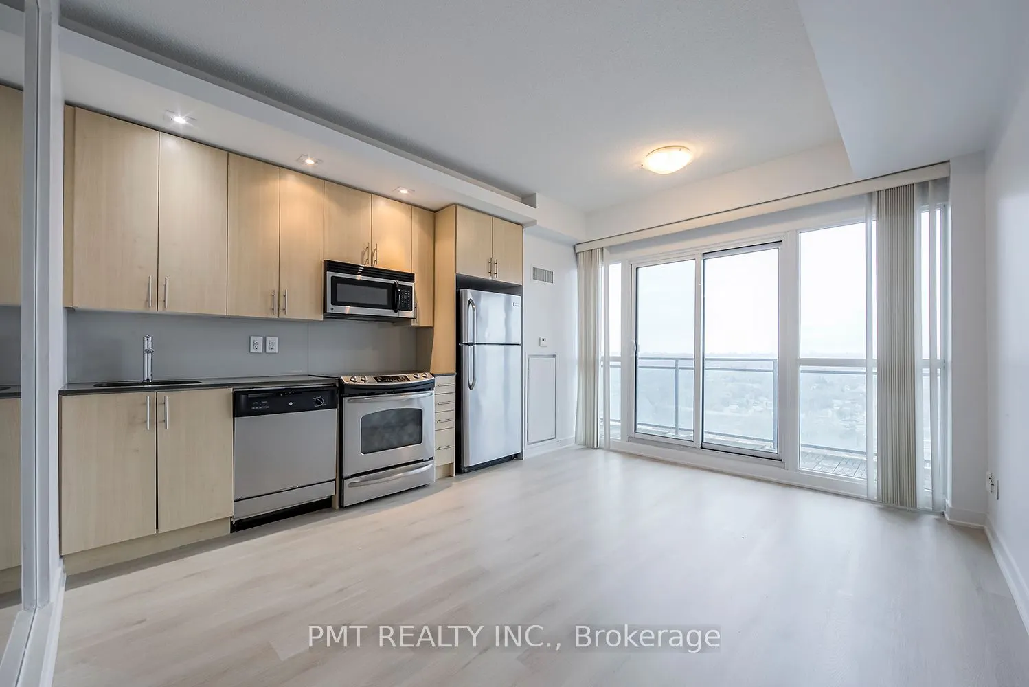 165 Legion Road N, #2722