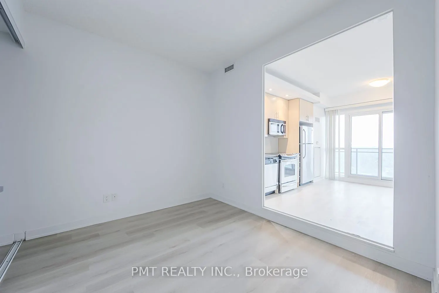 165 Legion Road N, #2722