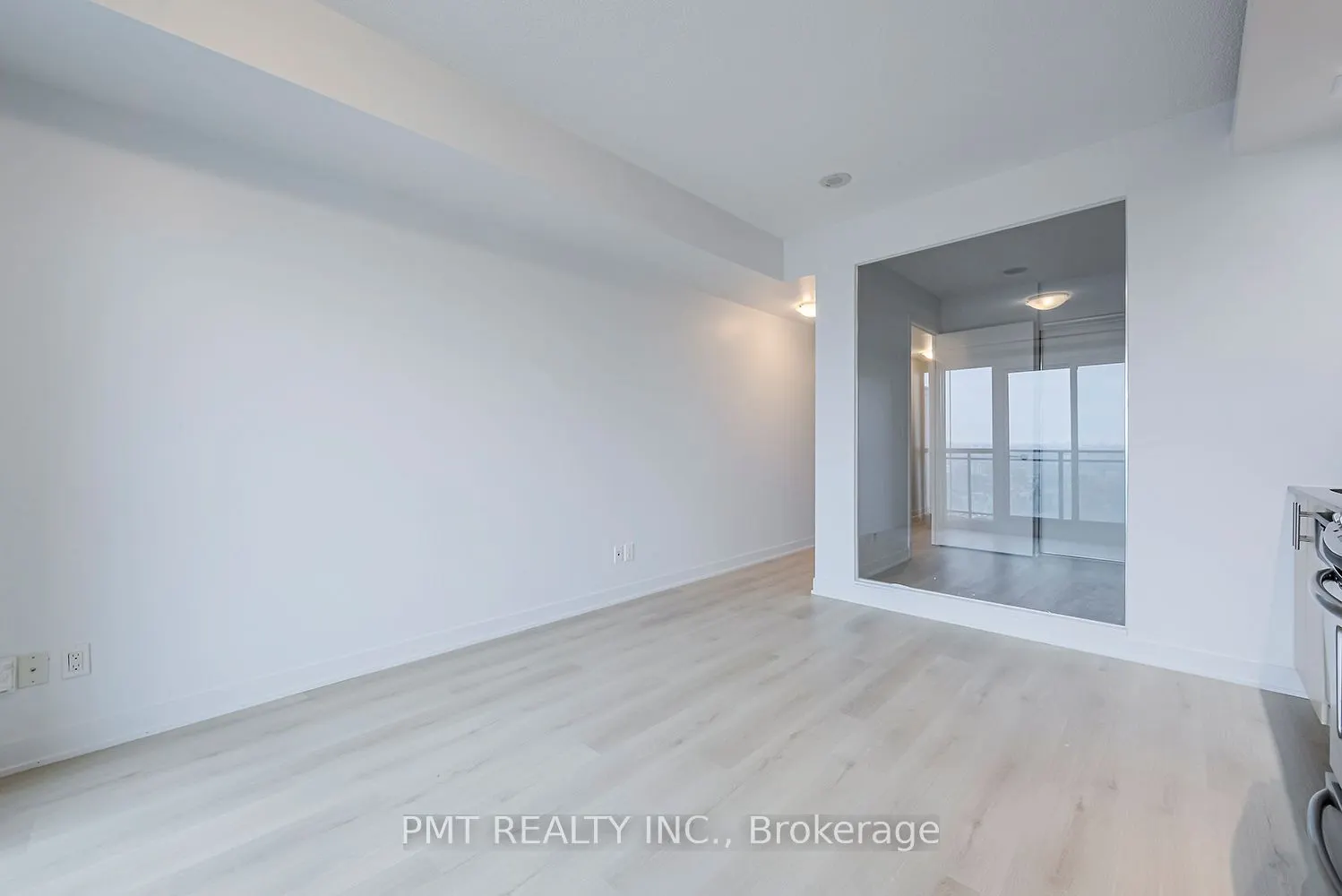 165 Legion Road N, #2722