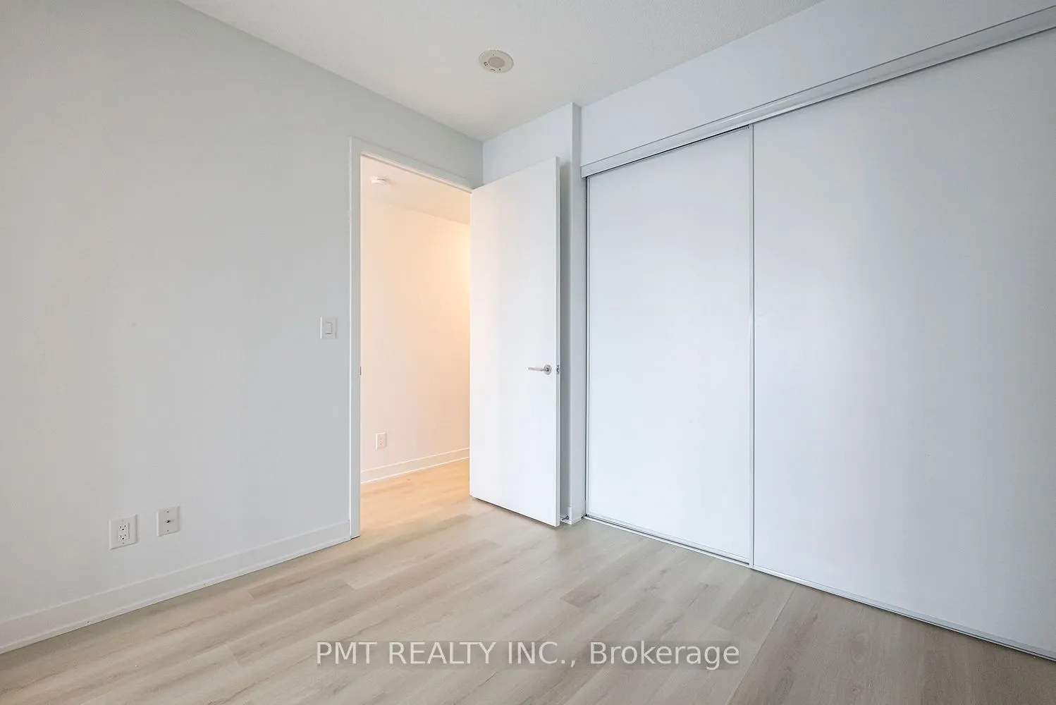 165 Legion Road N, #2722