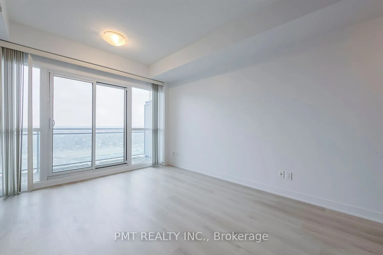 165 Legion Road N, #2722