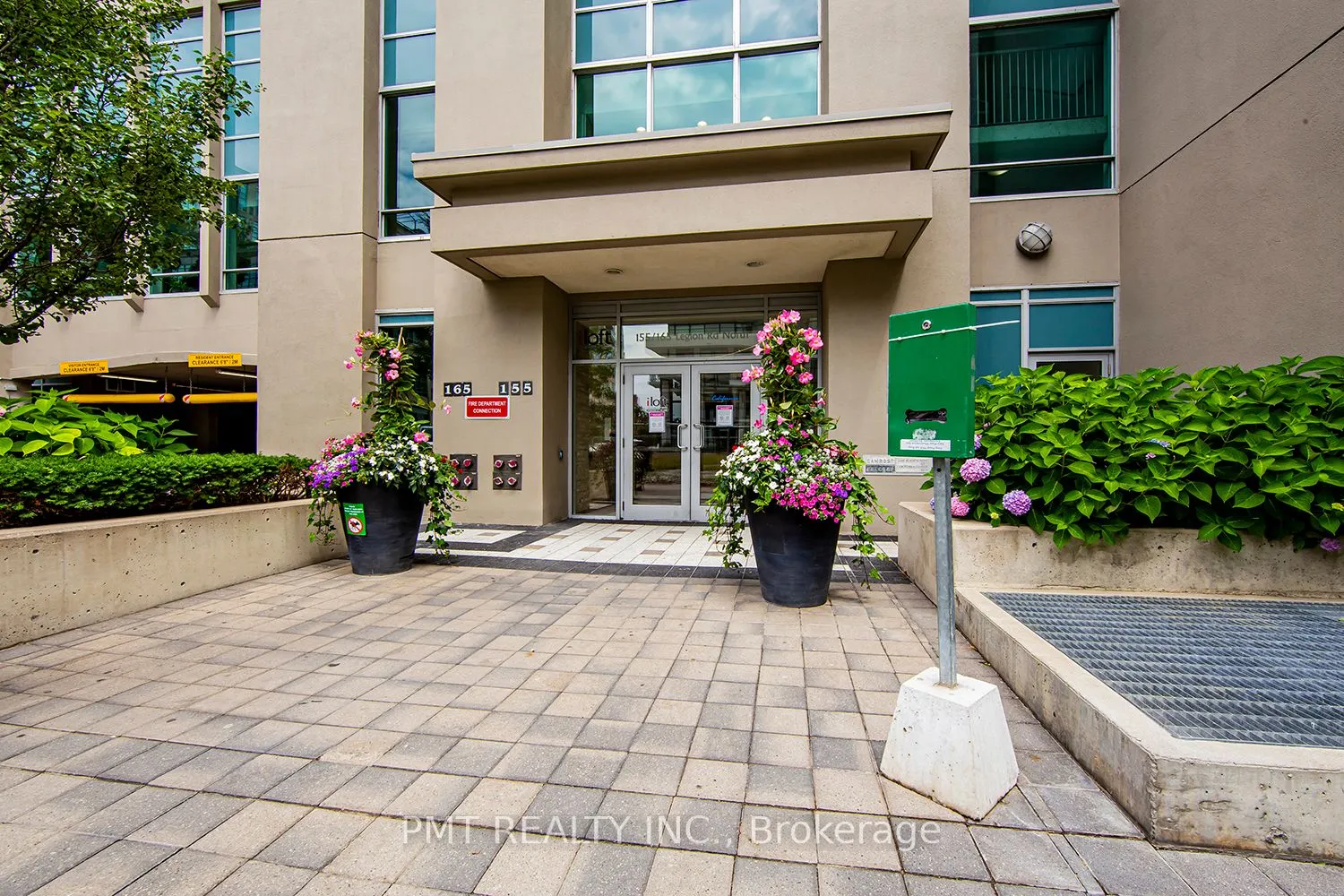 165 Legion Road N, #2722