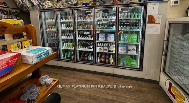 900 Rathburn Road W, #6