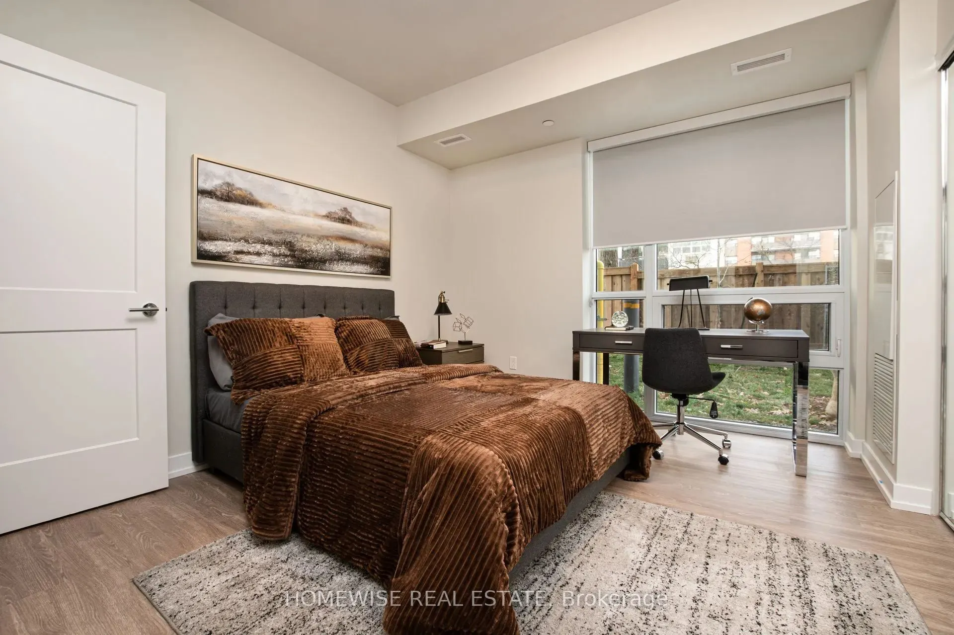 2475 Hurontario Street, #101