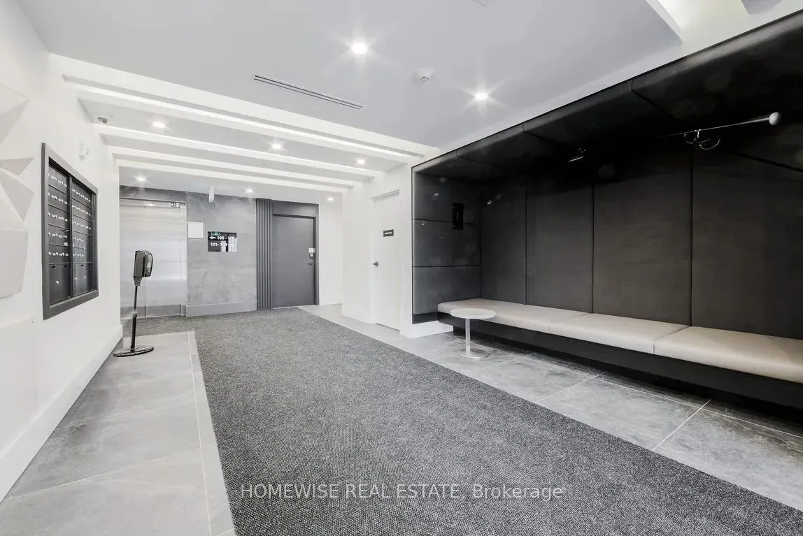 2475 Hurontario Street, #101
