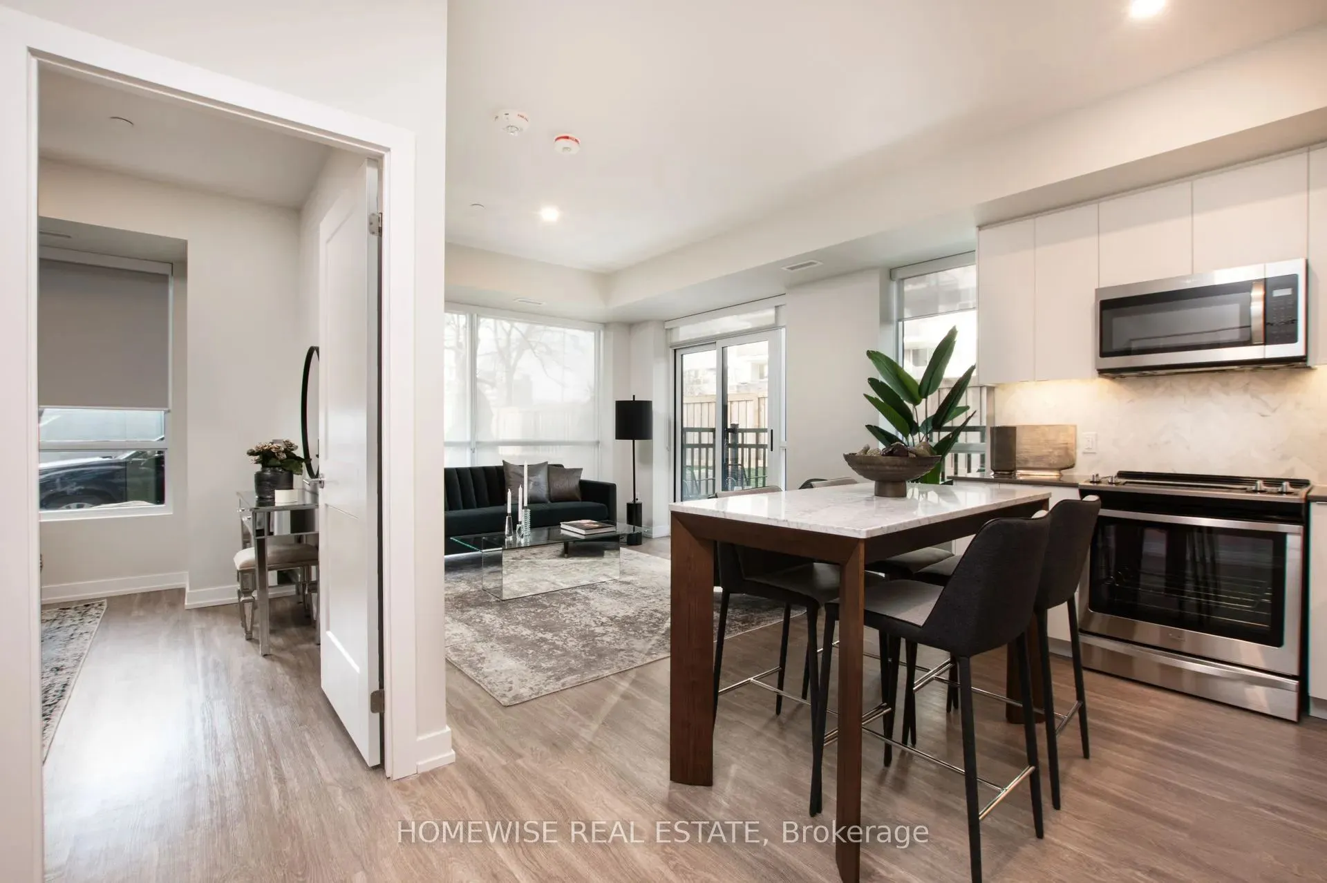 2475 Hurontario Street, #101