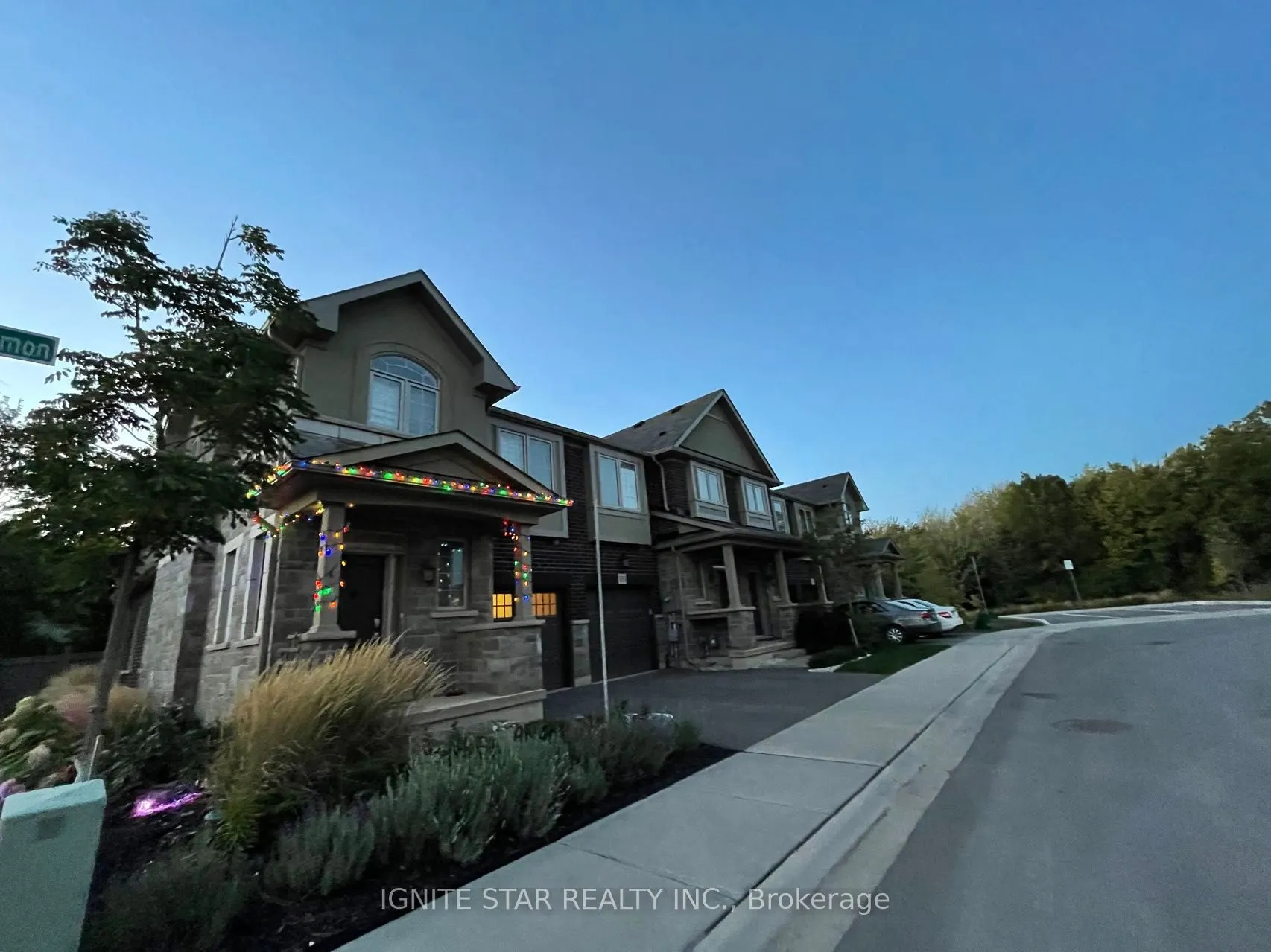 3355 Mockingbird Common