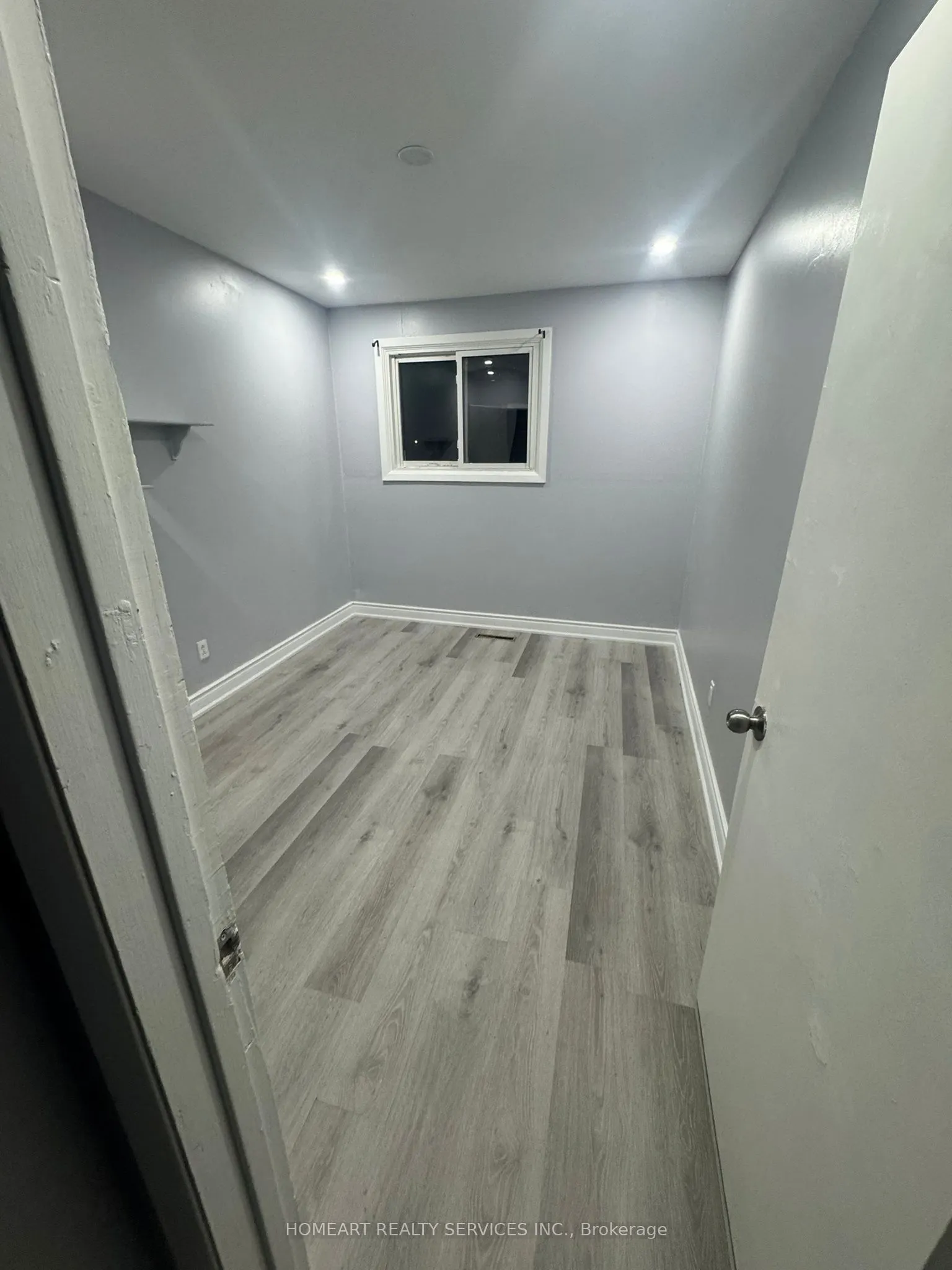 92 Corby Crescent